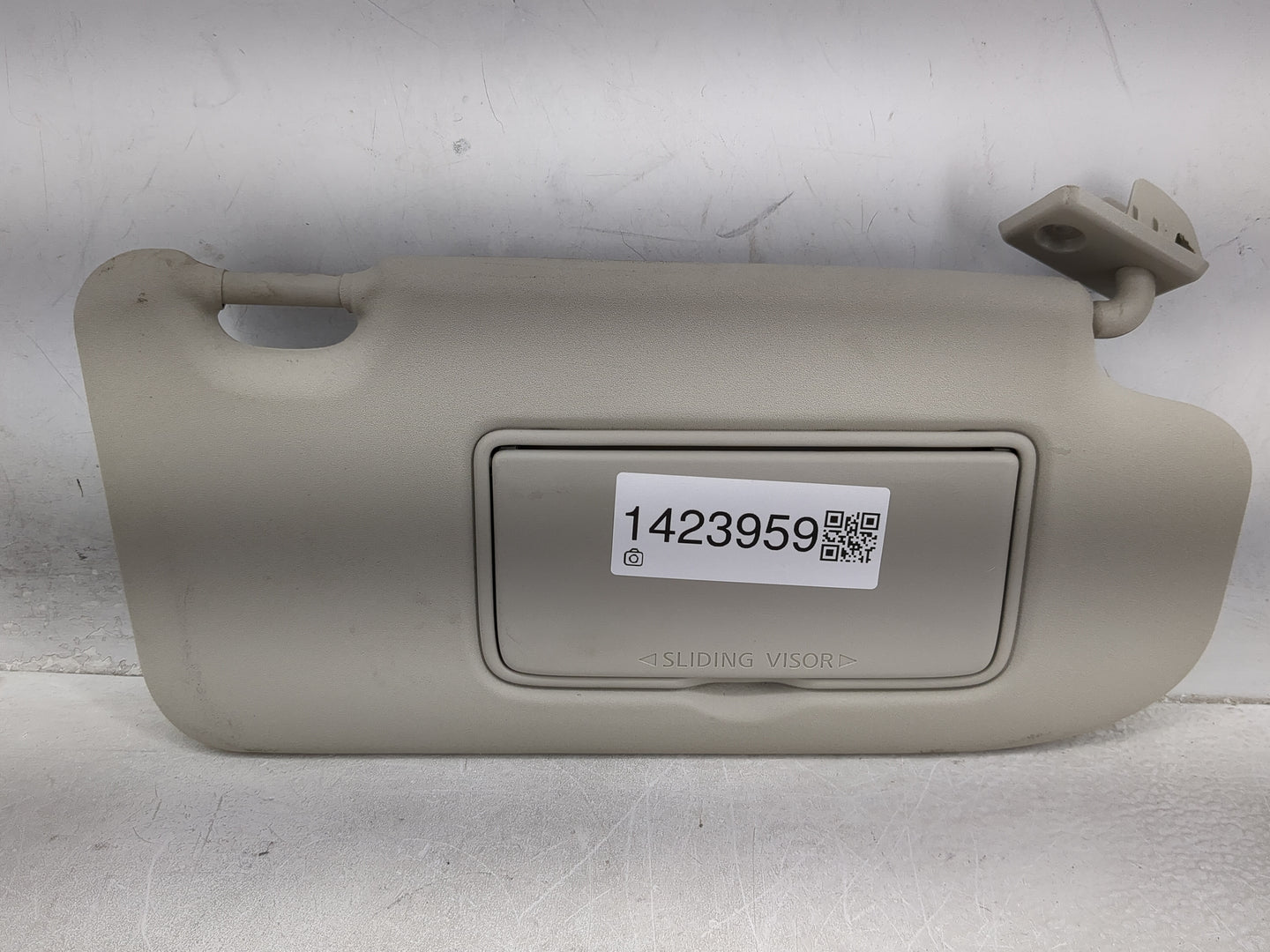 2019-2022 Nissan Rogue Sport Sun Visor Shade Replacement Passenger Right Mirror Fits Fits 2019 2020 2021 2022 OEM Used Auto 