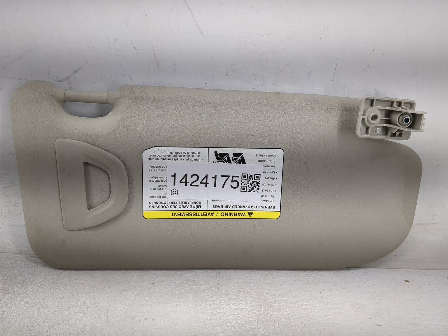 2019-2022 Nissan Rogue Sport Sun Visor Shade Replacement Driver Left Mirror Fits Fits 2019 2020 2021 2022 OEM Used Auto Part
