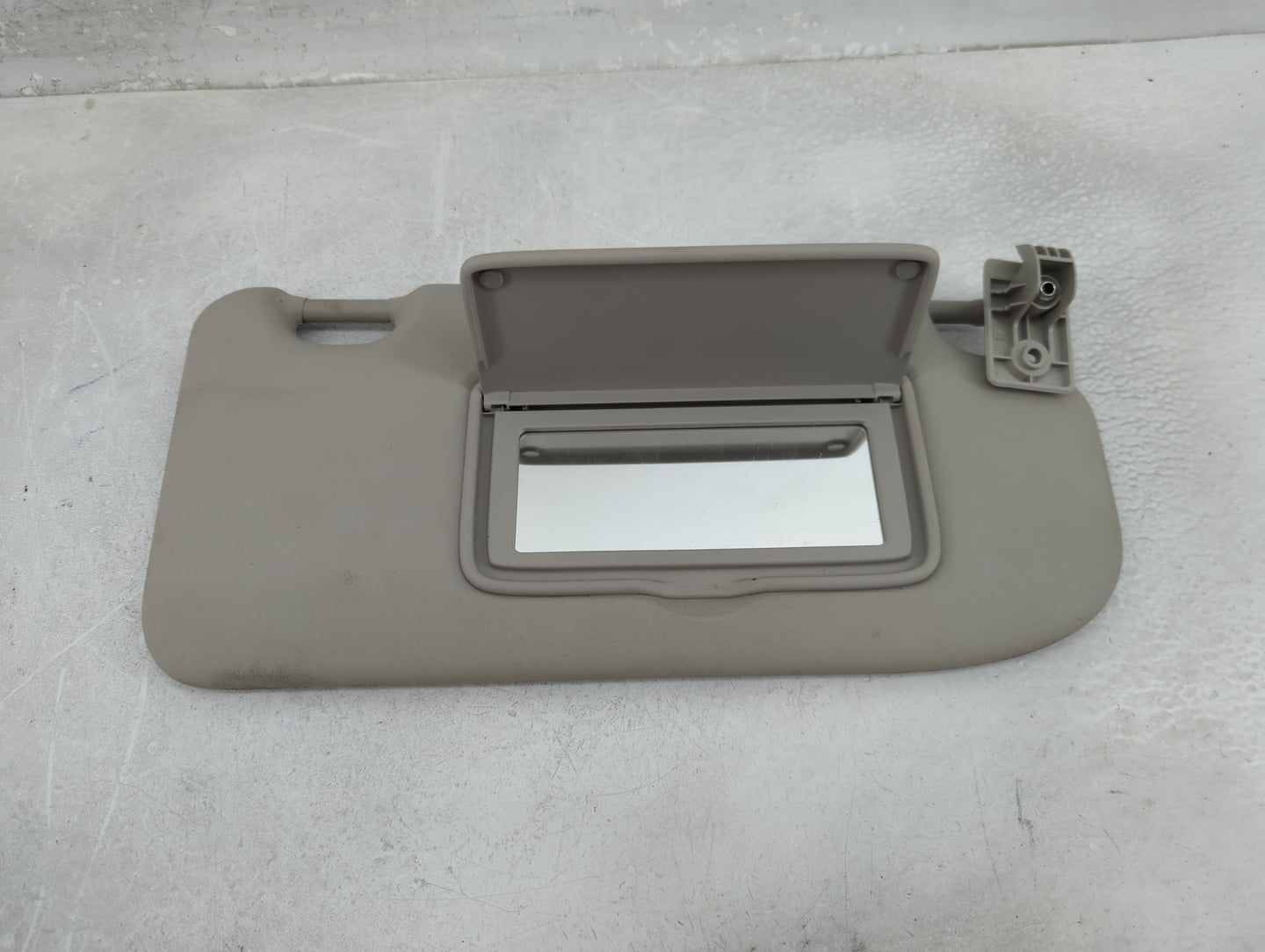 2019-2022 Nissan Rogue Sport Sun Visor Shade Replacement Passenger Right Mirror Fits Fits 2019 2020 2021 2022 OEM Used Auto 