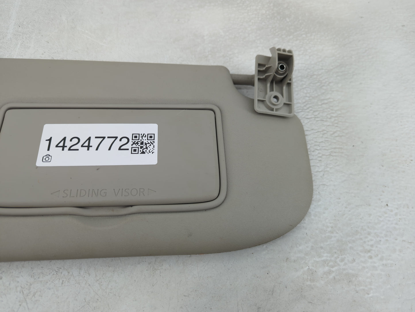 2019-2022 Nissan Rogue Sport Sun Visor Shade Replacement Passenger Right Mirror Fits Fits 2019 2020 2021 2022 OEM Used Auto 