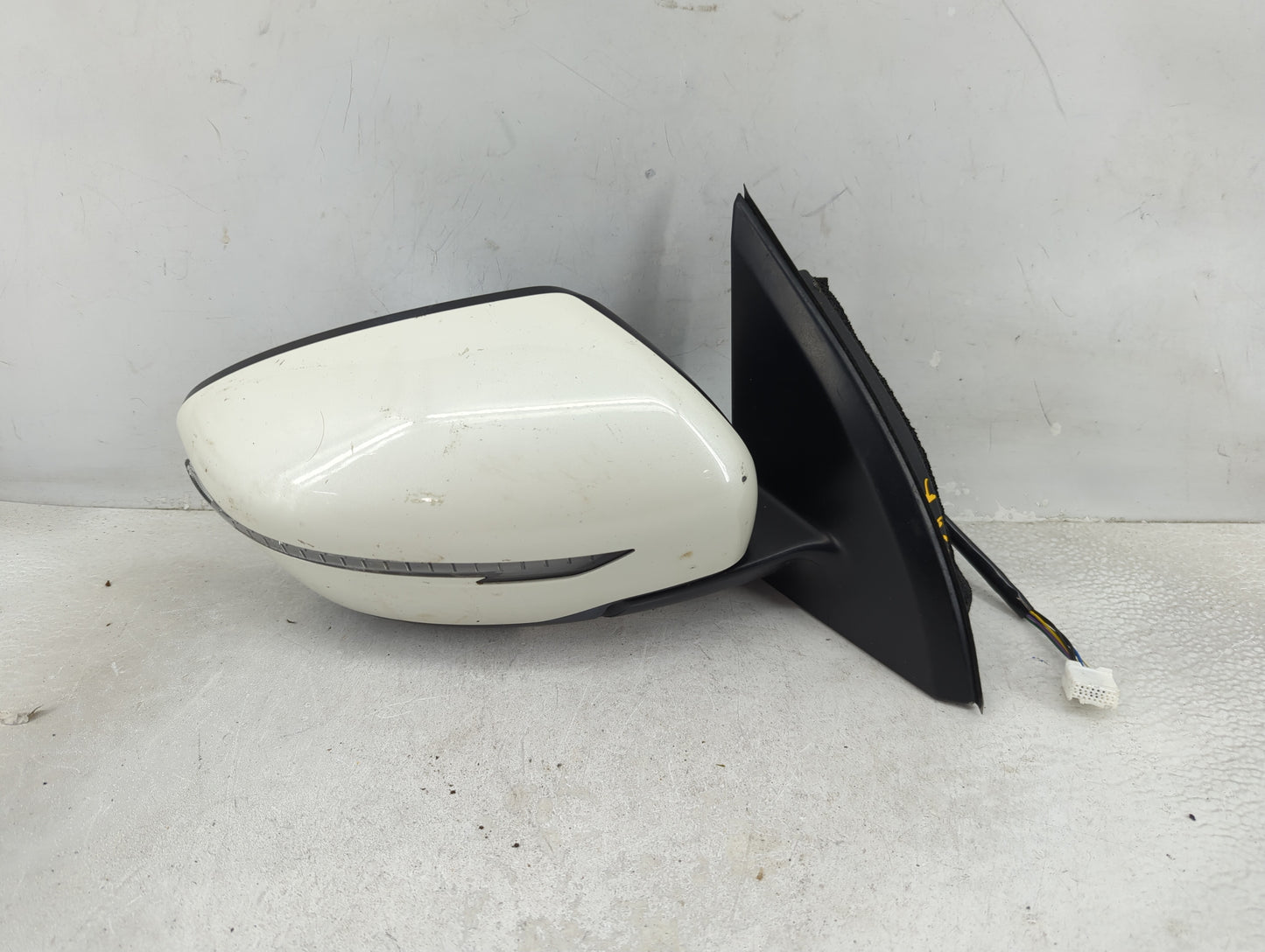 2017-2022 Nissan Rogue Sport Passenger Side View Mirror - Right Door Mirror OEM Used - Oemusedautoparts1.com