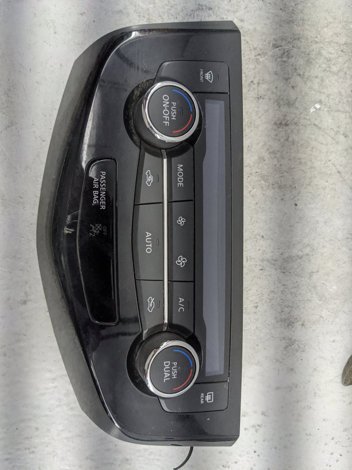 2017-2022 Nissan Rogue Sport Climate Control Module Temperature AC/Heater Replacement P/N:275006MA0A Fits OEM Used Auto Part
