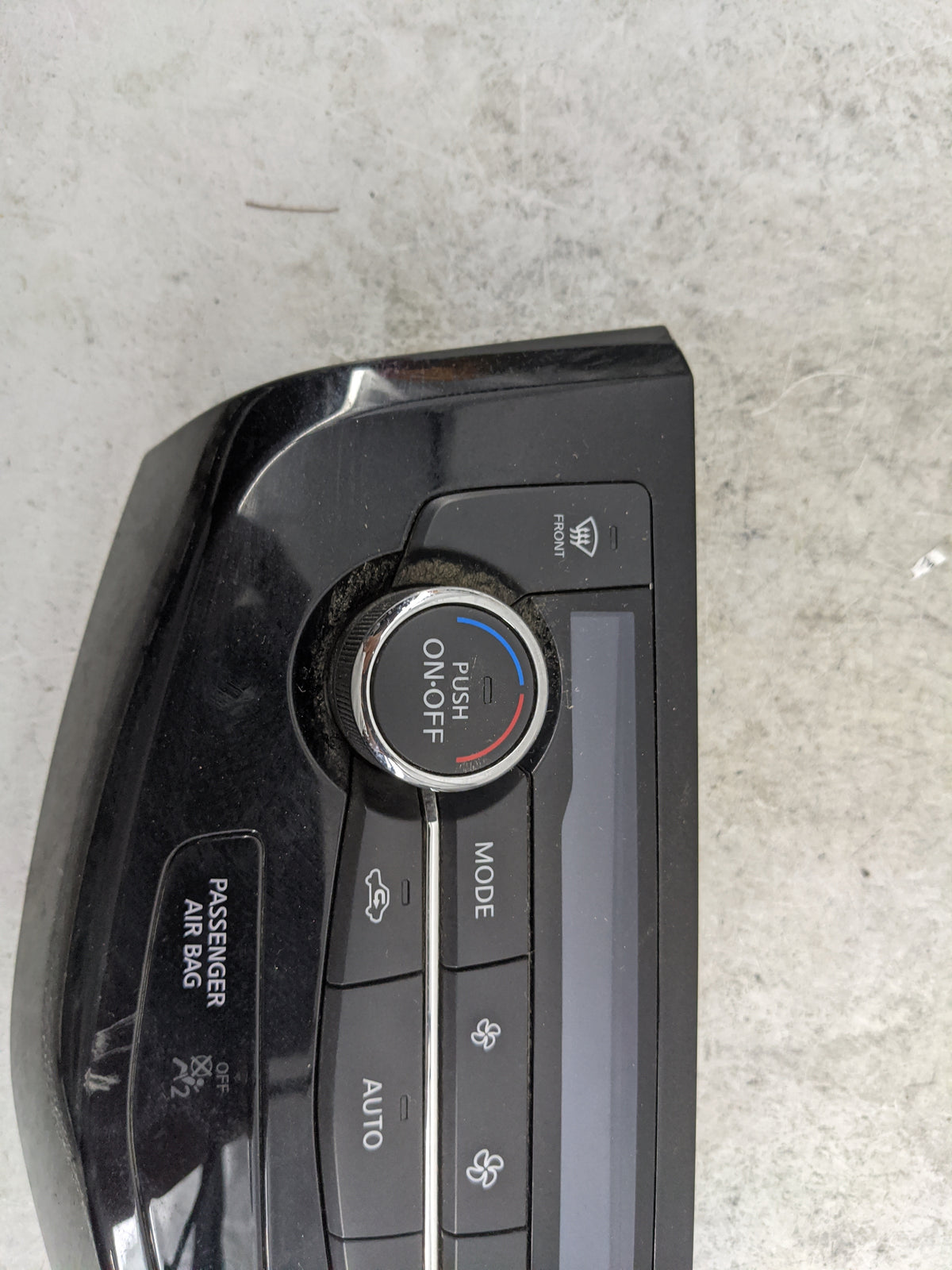 2017-2022 Nissan Rogue Sport Climate Control Module Temperature AC/Heater Replacement P/N:275006MA0A Fits OEM Used Auto Part