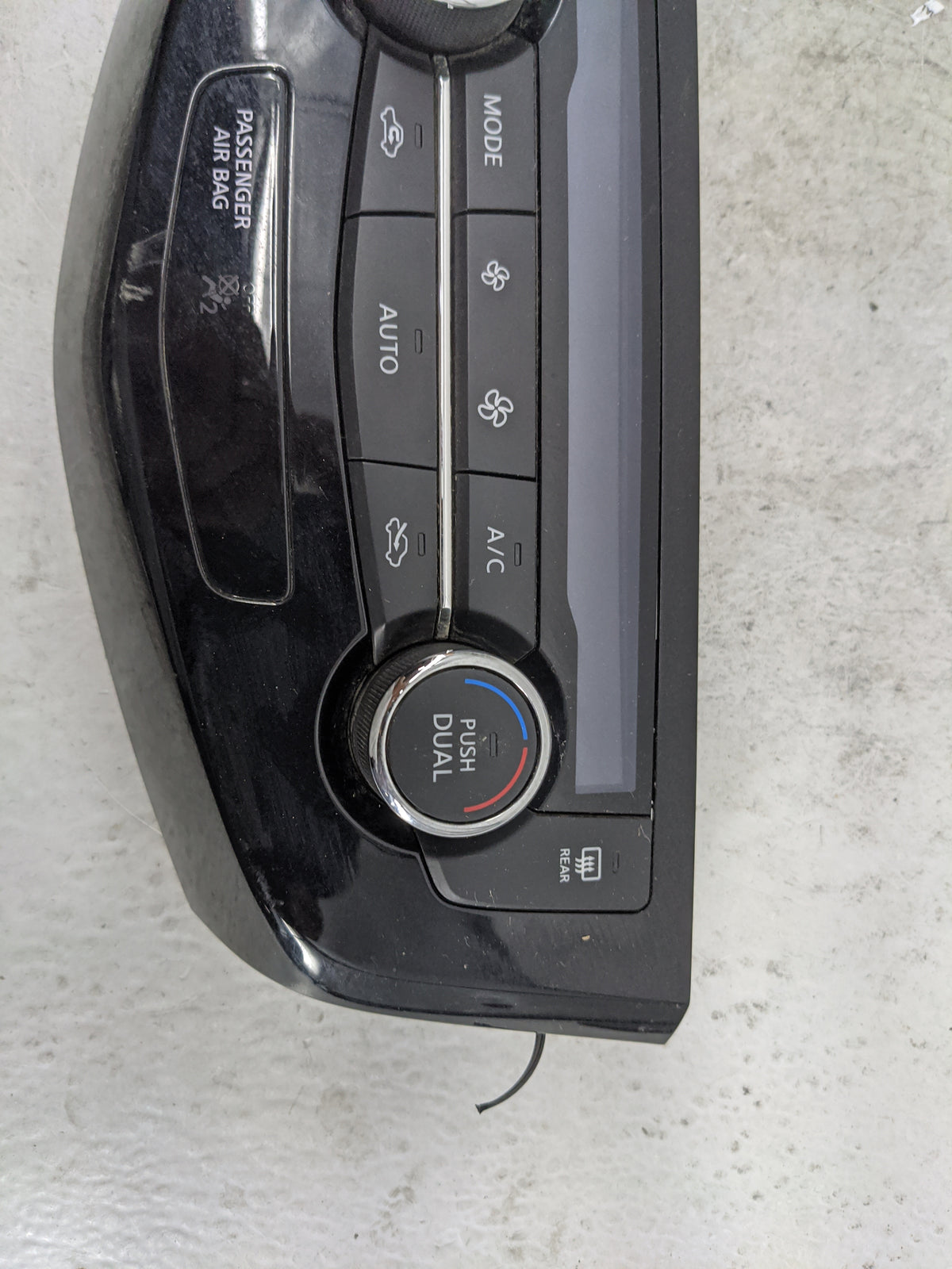 2017-2022 Nissan Rogue Sport Climate Control Module Temperature AC/Heater Replacement P/N:275006MA0A Fits OEM Used Auto Part