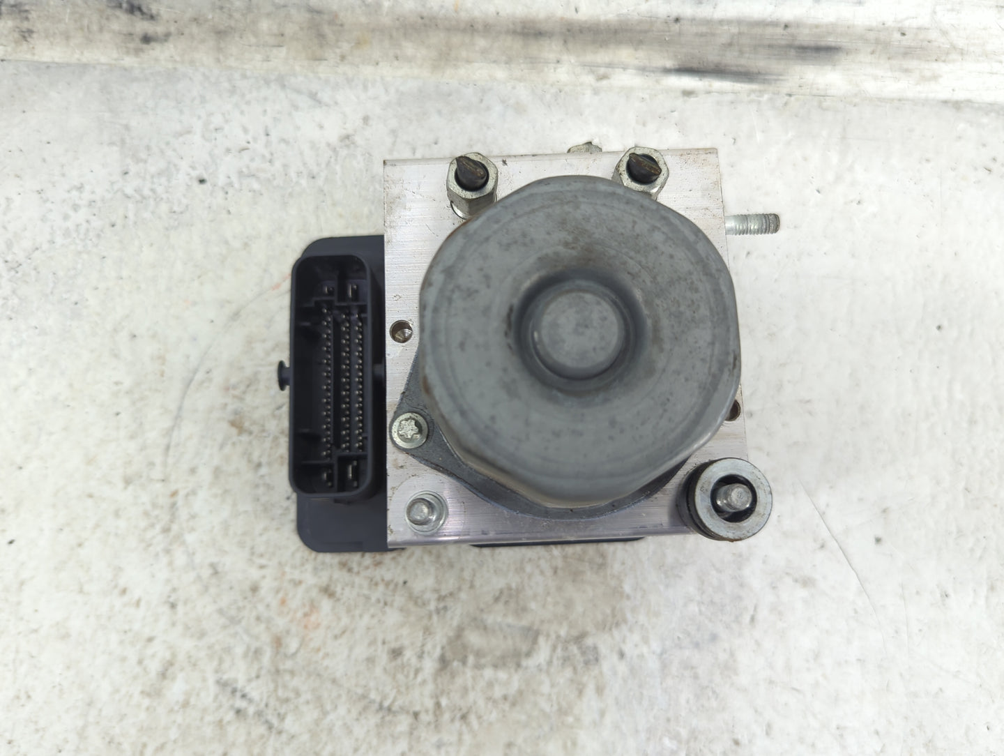 2019-2021 Nissan Rogue Sport ABS Pump Control Module Replacement P/N:476606MM2A 569829 Fits Fits 2019 2020 2021 OEM Used Aut