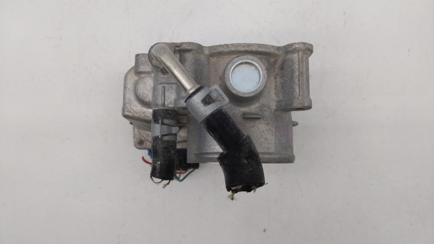 2018-2019 Nissan Rogue Sport Throttle Body P/N:4BA60-01 4BA60-01 F Fits Fits 2018 2019 OEM Used Auto Parts - Oemusedautopart