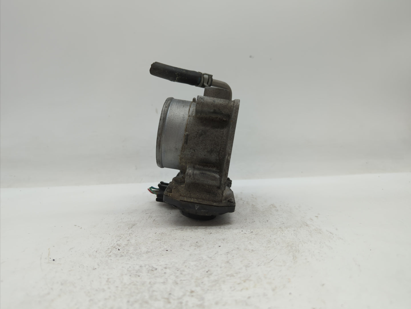 2018-2019 Nissan Rogue Sport Throttle Body P/N:4BA60-01 4BA60-01 F Fits Fits 2018 2019 OEM Used Auto Parts - Oemusedautopart