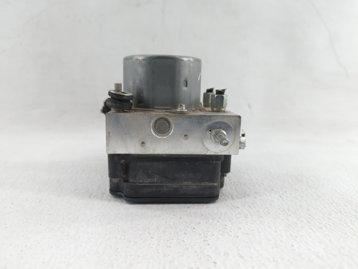 2019 Nissan Rogue Sport ABS Pump Control Module Replacement P/N:47660 6MM0A Fits OEM Used Auto Parts - Oemusedautoparts1.com