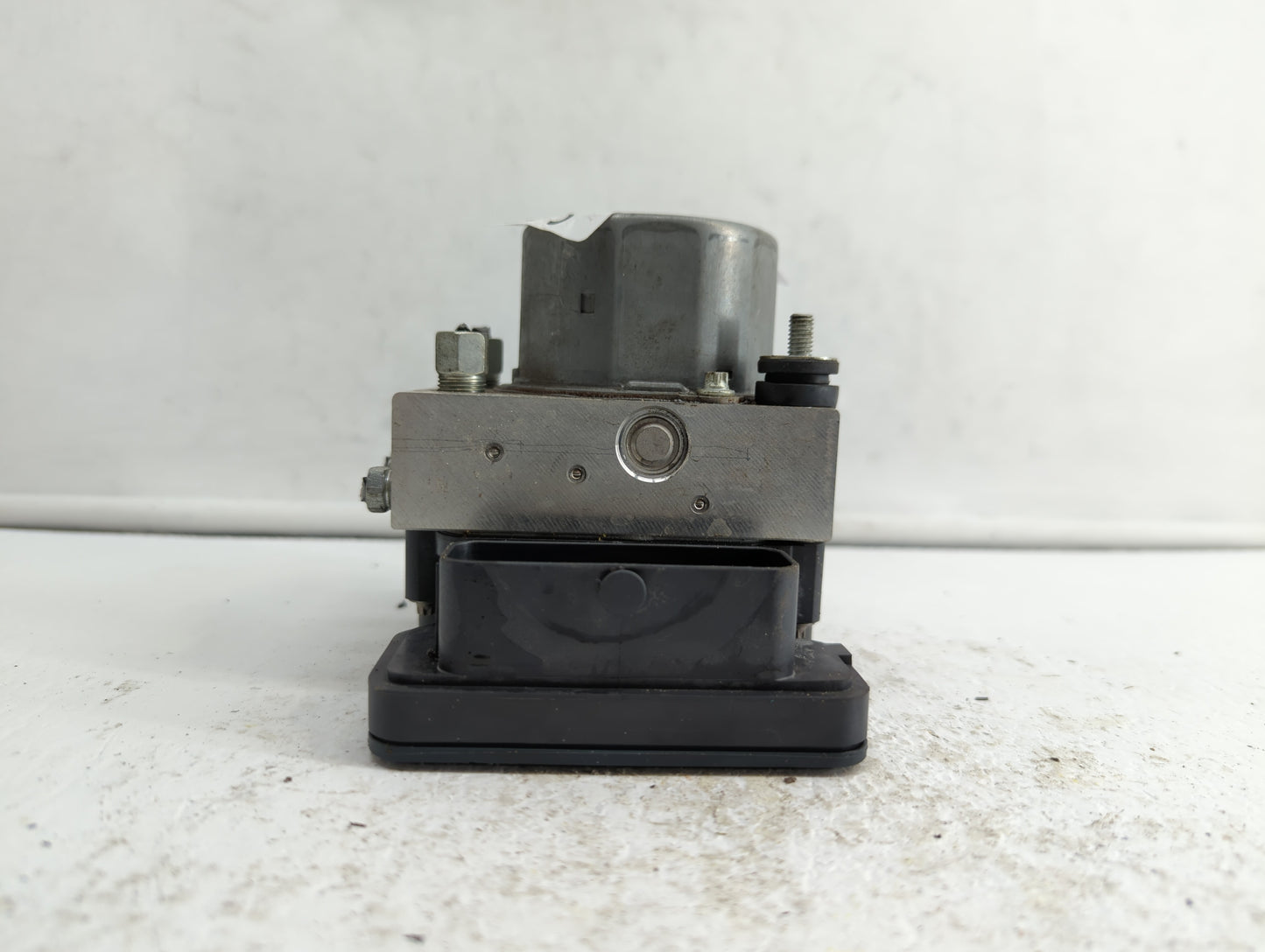 2019 Nissan Rogue Sport ABS Pump Control Module Replacement P/N:47660 6MM0A Fits OEM Used Auto Parts - Oemusedautoparts1.com