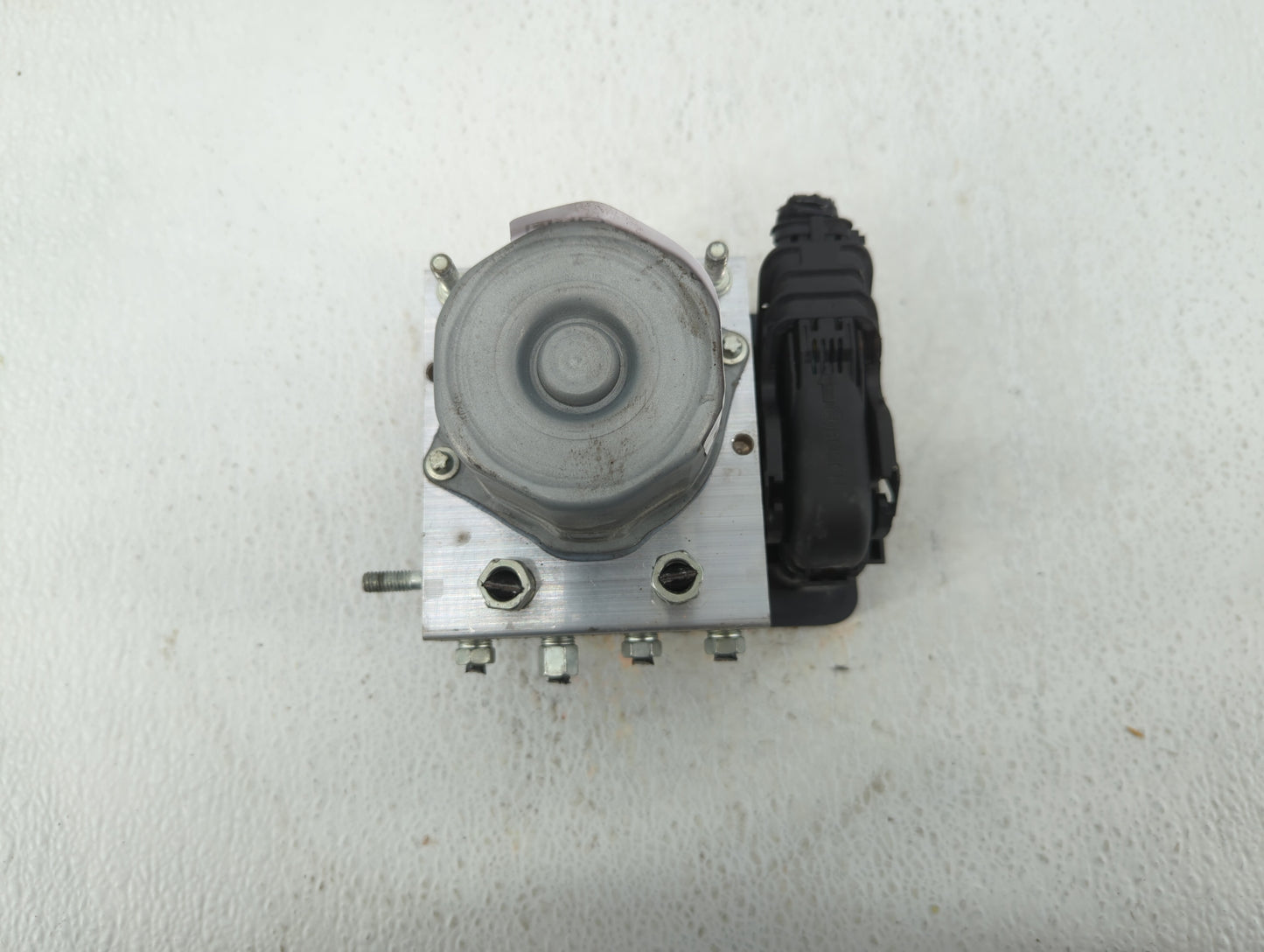 2019-2021 Nissan Rogue Sport ABS Pump Control Module Replacement P/N:47660-6MM0A Fits Fits 2019 2020 2021 OEM Used Auto Part
