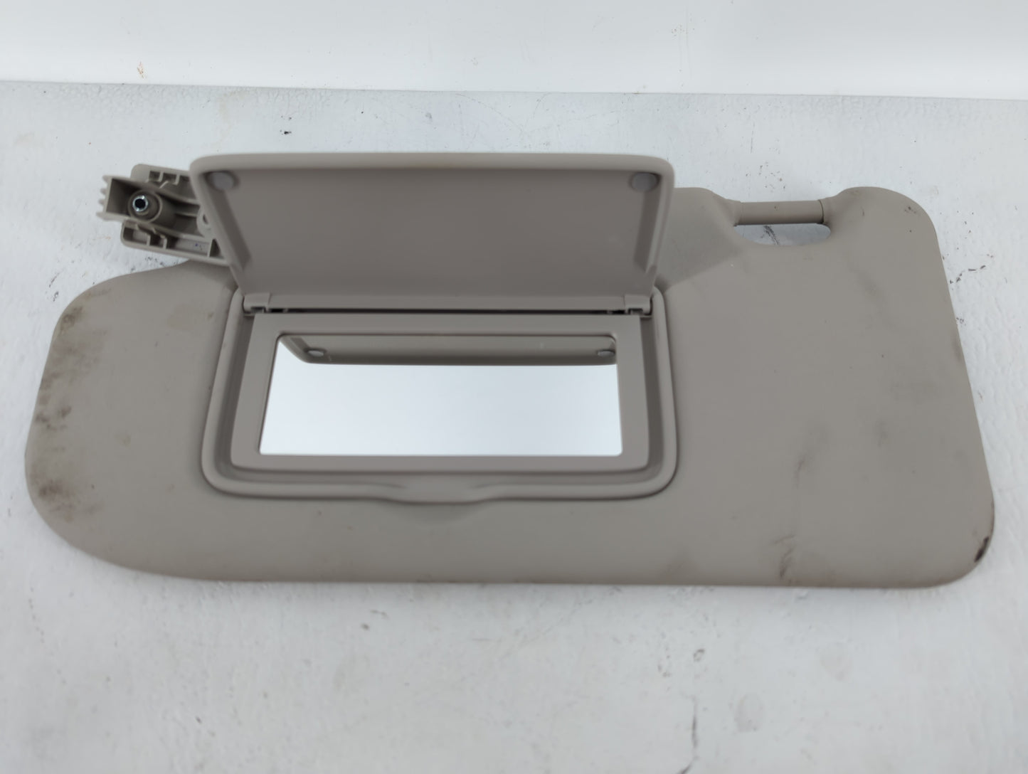 2019-2022 Nissan Rogue Sport Sun Visor Shade Replacement Driver Left Mirror Fits Fits 2019 2020 2021 2022 OEM Used Auto Part