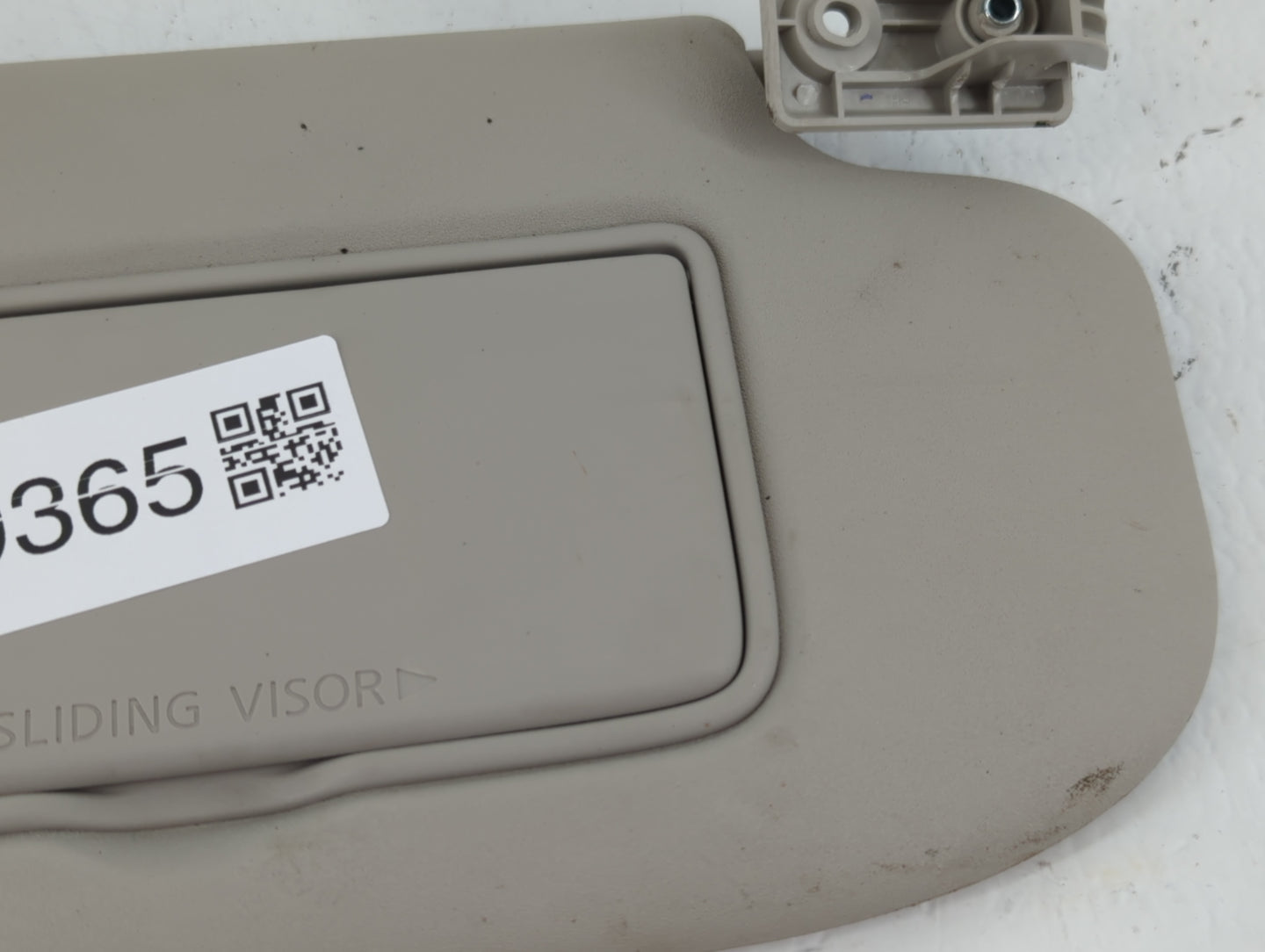 2019-2022 Nissan Rogue Sport Sun Visor Shade Replacement Passenger Right Mirror Fits Fits 2019 2020 2021 2022 OEM Used Auto 