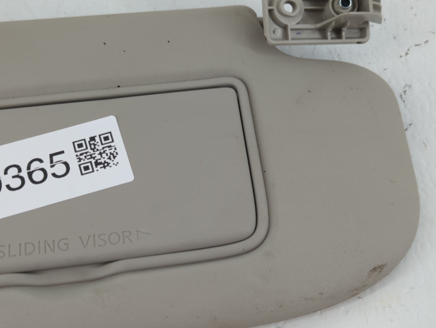 2019-2022 Nissan Rogue Sport Sun Visor Shade Replacement Passenger Right Mirror Fits Fits 2019 2020 2021 2022 OEM Used Auto 