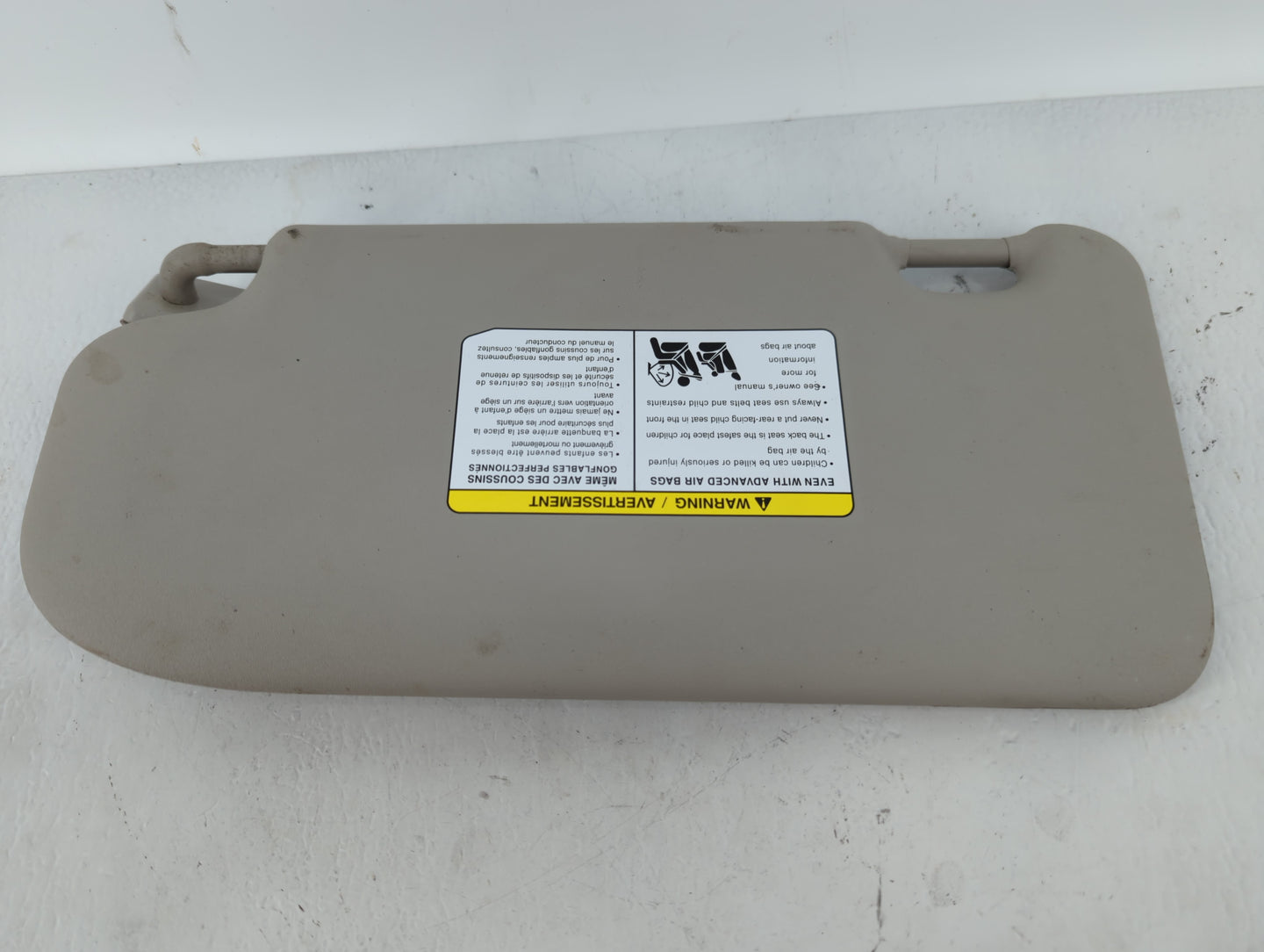 2019-2022 Nissan Rogue Sport Sun Visor Shade Replacement Passenger Right Mirror Fits Fits 2019 2020 2021 2022 OEM Used Auto 