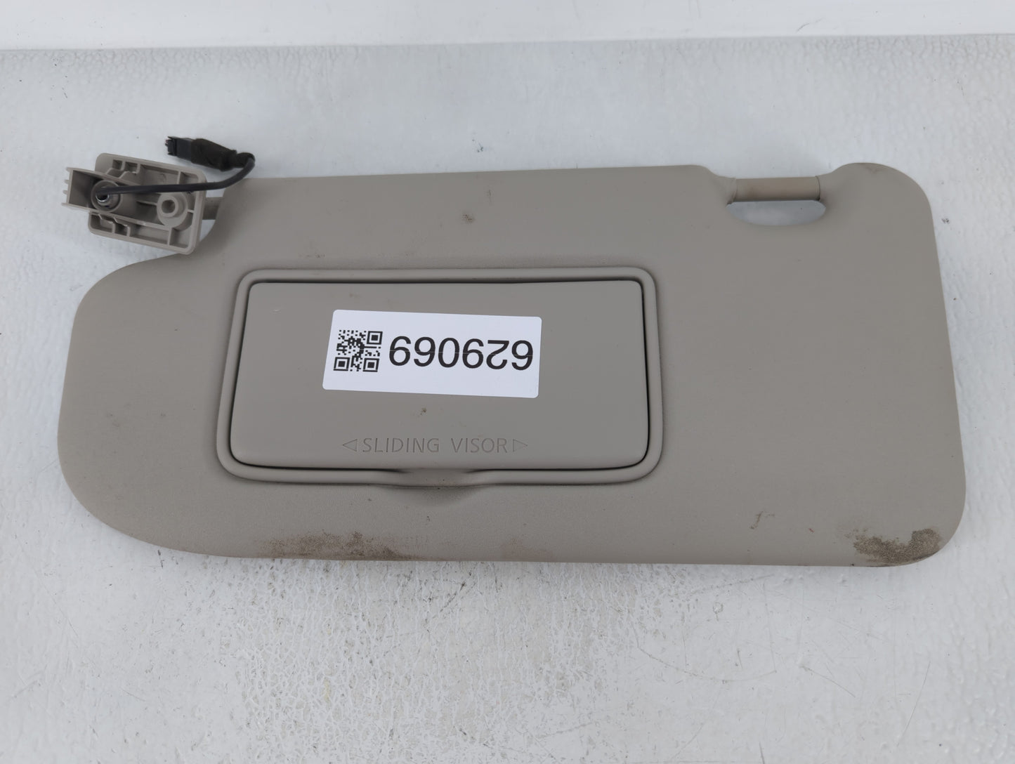 2019-2022 Nissan Rogue Sport Sun Visor Shade Replacement Driver Left Mirror Fits Fits 2019 2020 2021 2022 OEM Used Auto Part