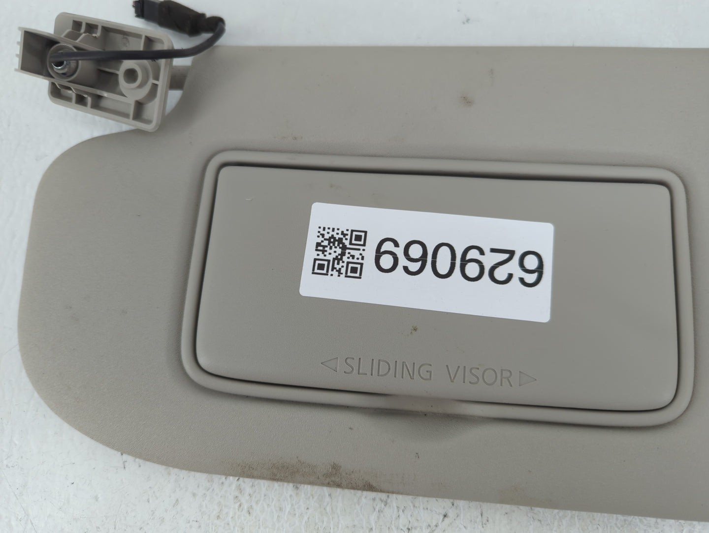 2019-2022 Nissan Rogue Sport Sun Visor Shade Replacement Driver Left Mirror Fits Fits 2019 2020 2021 2022 OEM Used Auto Part