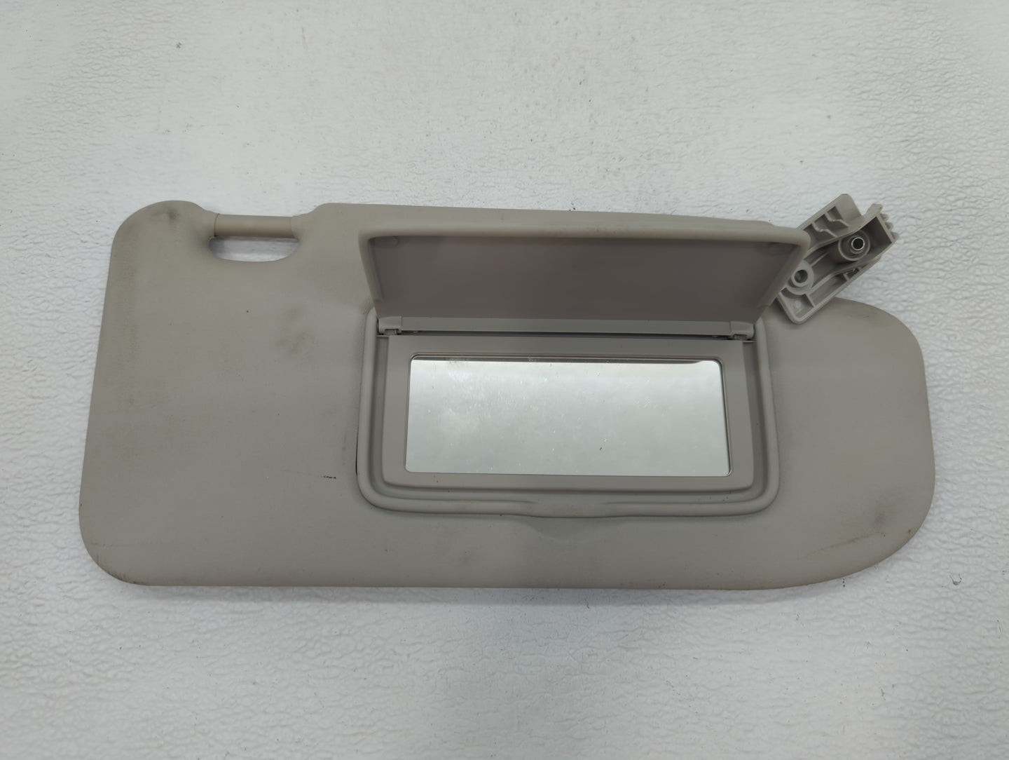 2019-2022 Nissan Rogue Sport Sun Visor Shade Replacement Passenger Right Mirror Fits Fits 2019 2020 2021 2022 OEM Used Auto 