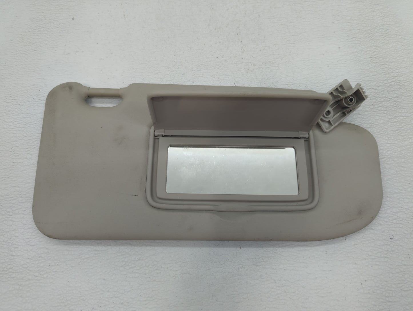 2019-2022 Nissan Rogue Sport Sun Visor Shade Replacement Passenger Right Mirror Fits Fits 2019 2020 2021 2022 OEM Used Auto 