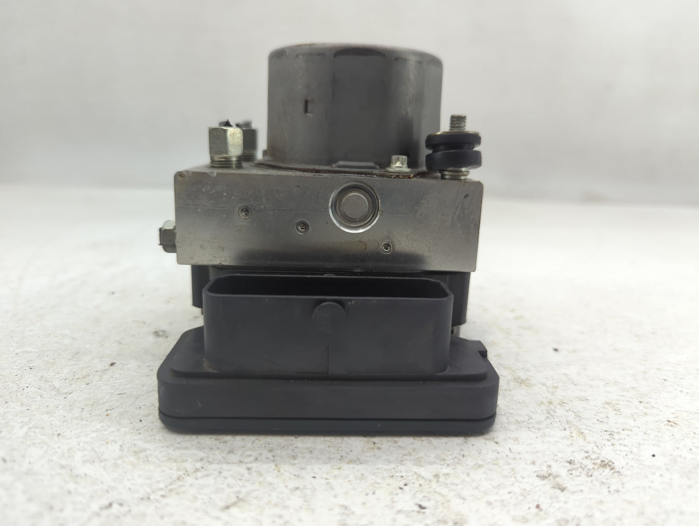 2019-2021 Nissan Rogue Sport ABS Pump Control Module Replacement P/N:47660 6MM0A Fits Fits 2019 2020 2021 OEM Used Auto Part