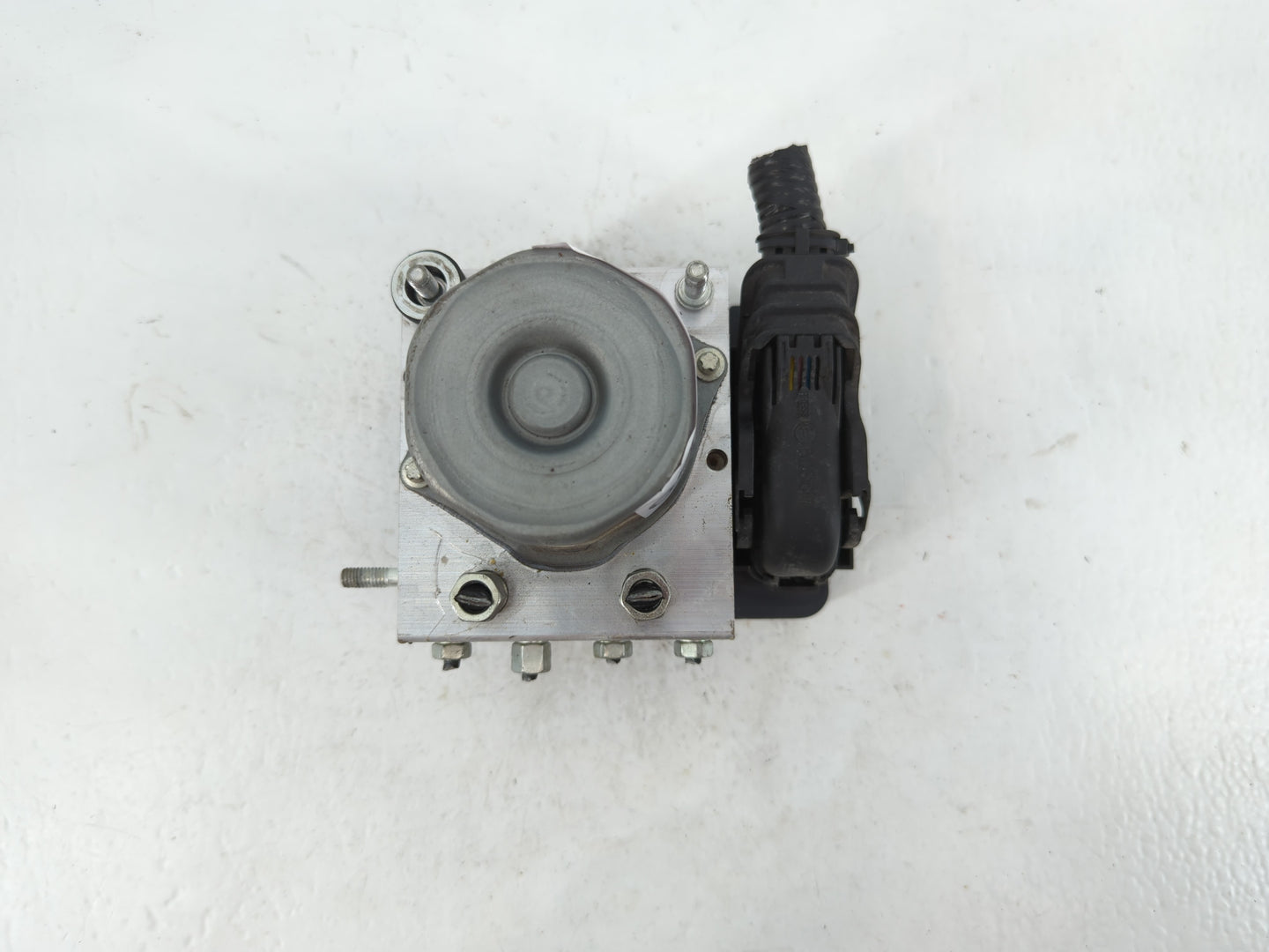 2019-2021 Nissan Rogue Sport ABS Pump Control Module Replacement P/N:47660 6MM0A Fits Fits 2019 2020 2021 OEM Used Auto Part