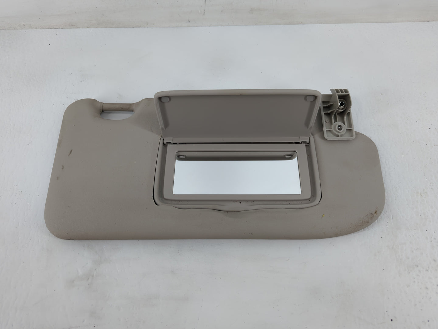 2019-2022 Nissan Rogue Sport Sun Visor Shade Replacement Passenger Right Mirror Fits Fits 2019 2020 2021 2022 OEM Used Auto 