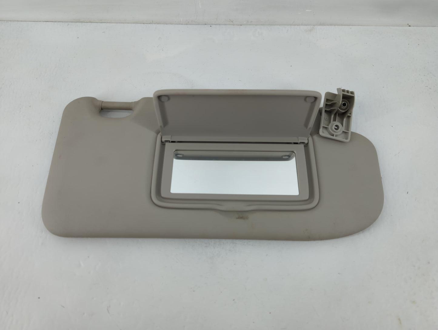 2019-2022 Nissan Rogue Sport Sun Visor Shade Replacement Passenger Right Mirror Fits Fits 2019 2020 2021 2022 OEM Used Auto 