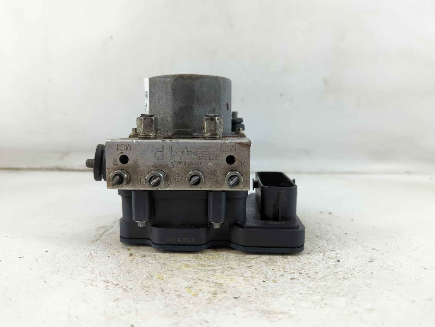 2019-2021 Nissan Rogue Sport ABS Pump Control Module Replacement P/N:47660 6MM0A Fits Fits 2019 2020 2021 OEM Used Auto Part