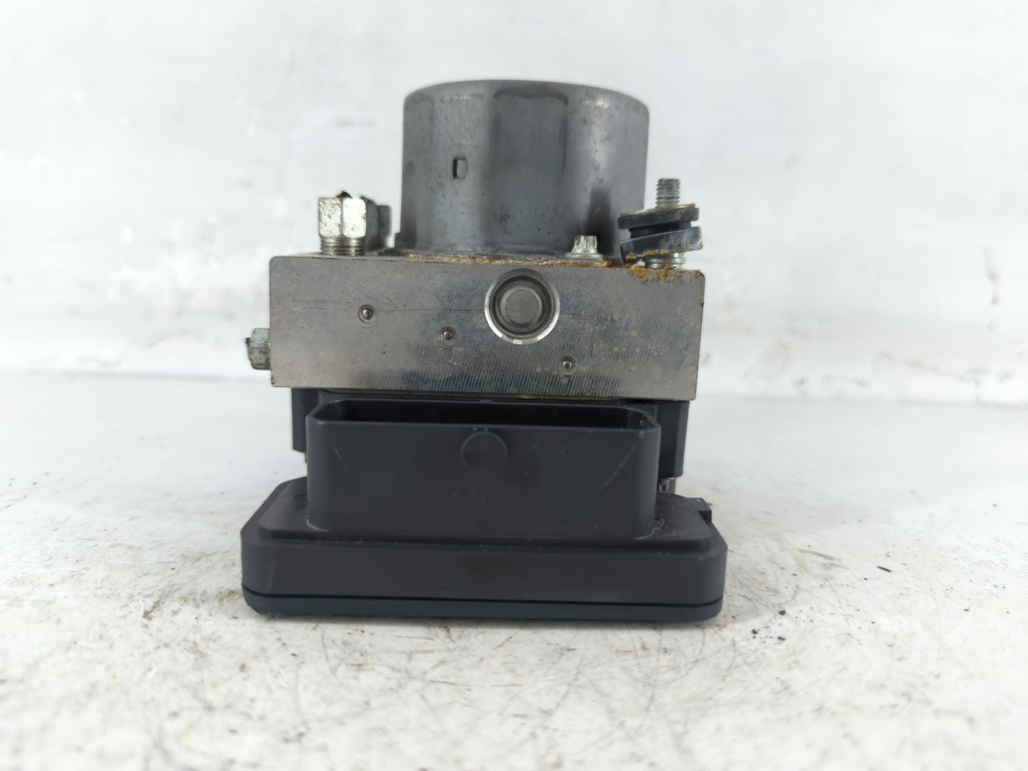 2019-2021 Nissan Rogue Sport ABS Pump Control Module Replacement P/N:47660 6MM0A Fits Fits 2019 2020 2021 OEM Used Auto Part