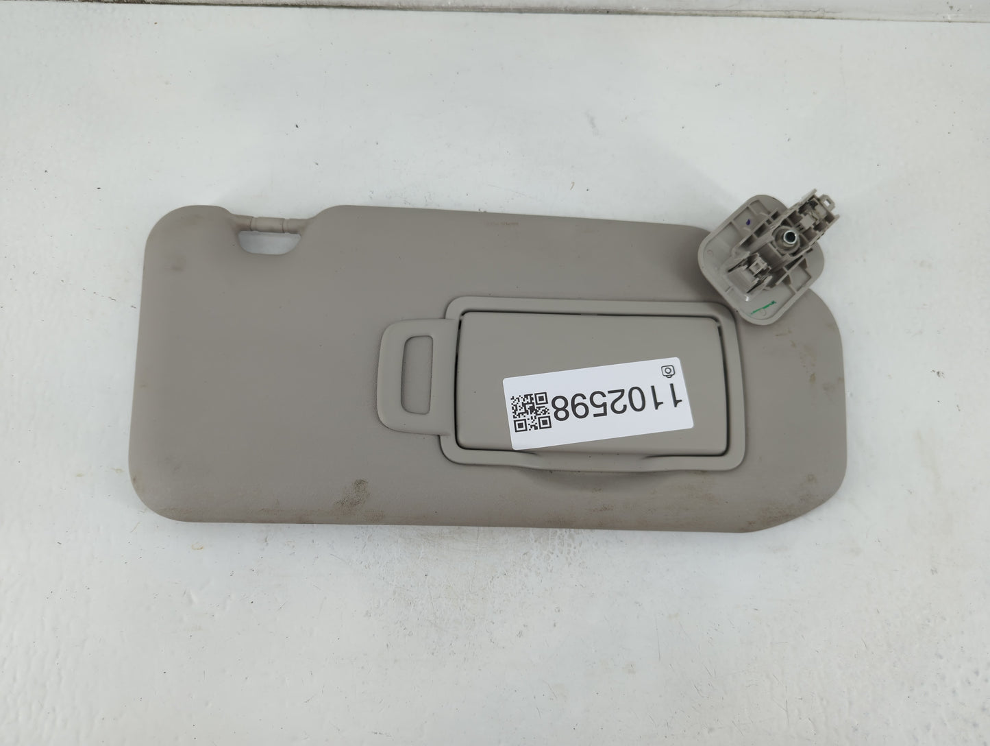 2020-2022 Nissan Sentra Sun Visor Shade Replacement Passenger Right Mirror Fits Fits 2020 2021 2022 OEM Used Auto Parts - Oe
