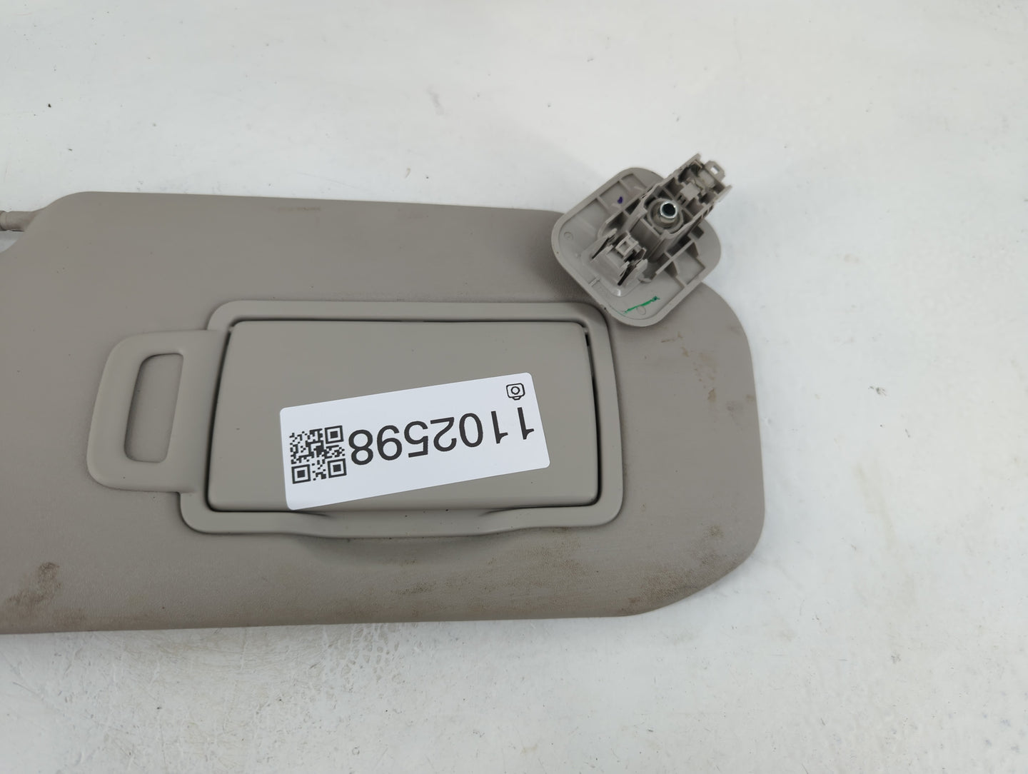 2020-2022 Nissan Sentra Sun Visor Shade Replacement Passenger Right Mirror Fits Fits 2020 2021 2022 OEM Used Auto Parts - Oe