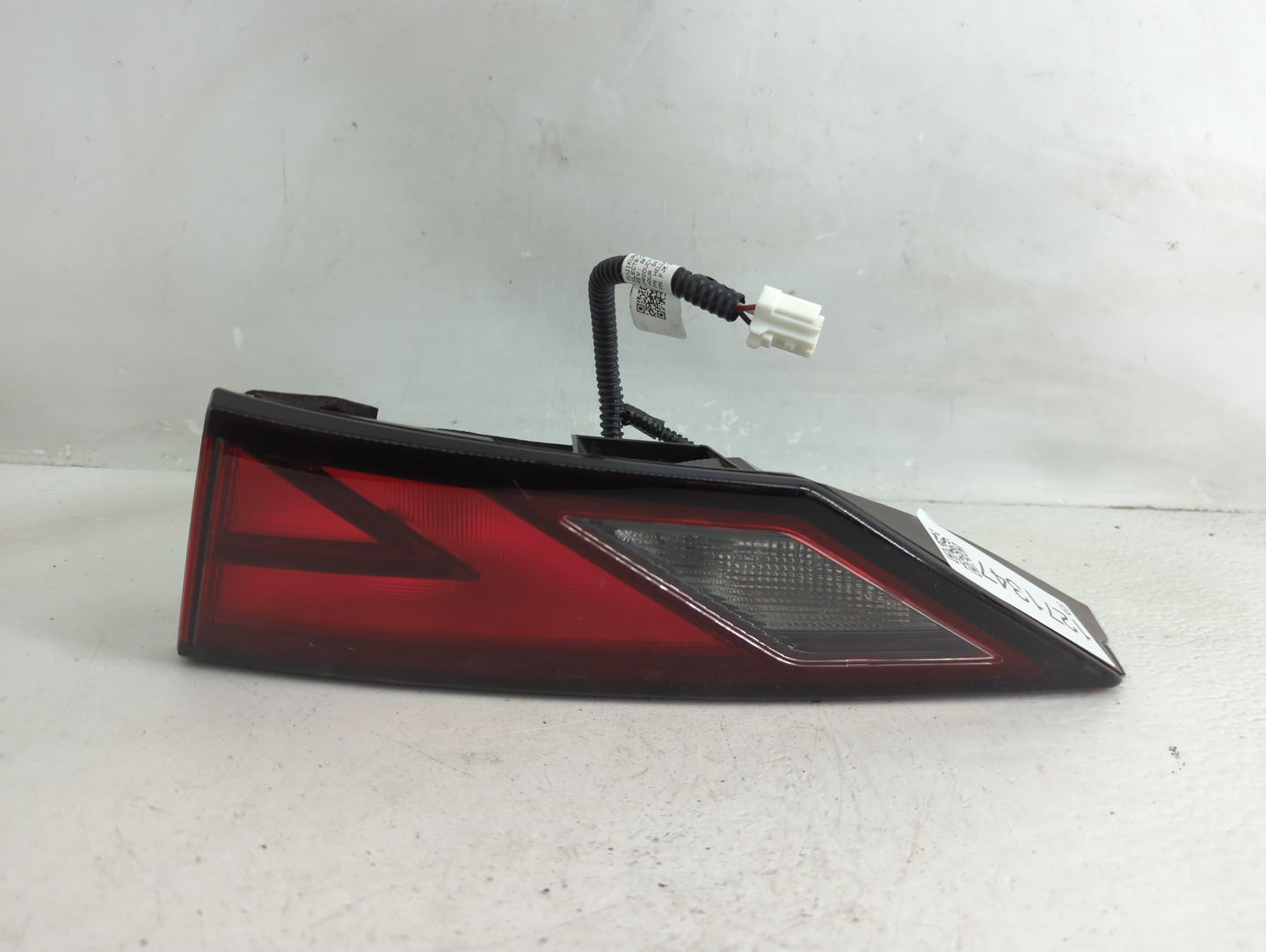2020-2022 Nissan Sentra Tail Light Assembly Passenger Right OEM Fits Fits 2020 2021 2022 OEM Used Auto Parts - Oemusedautopa