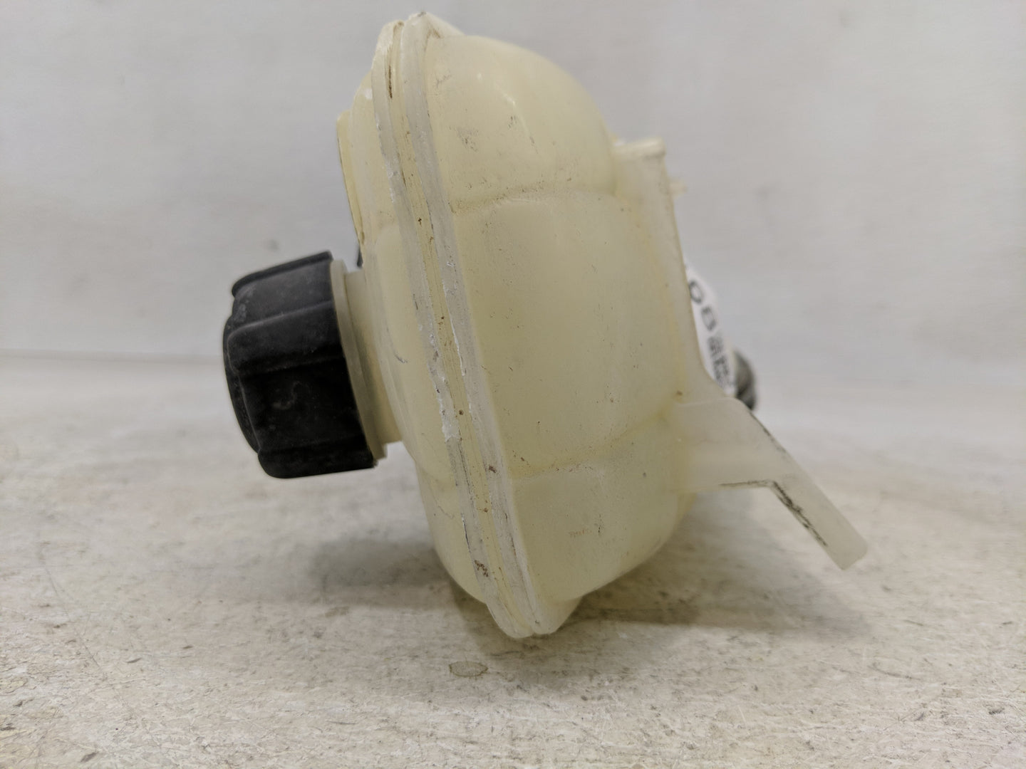 2020-2022 Nissan Sentra Radiator Coolant Overflow Expansion Tank Bottle 1313168 - Oemusedautoparts1.com