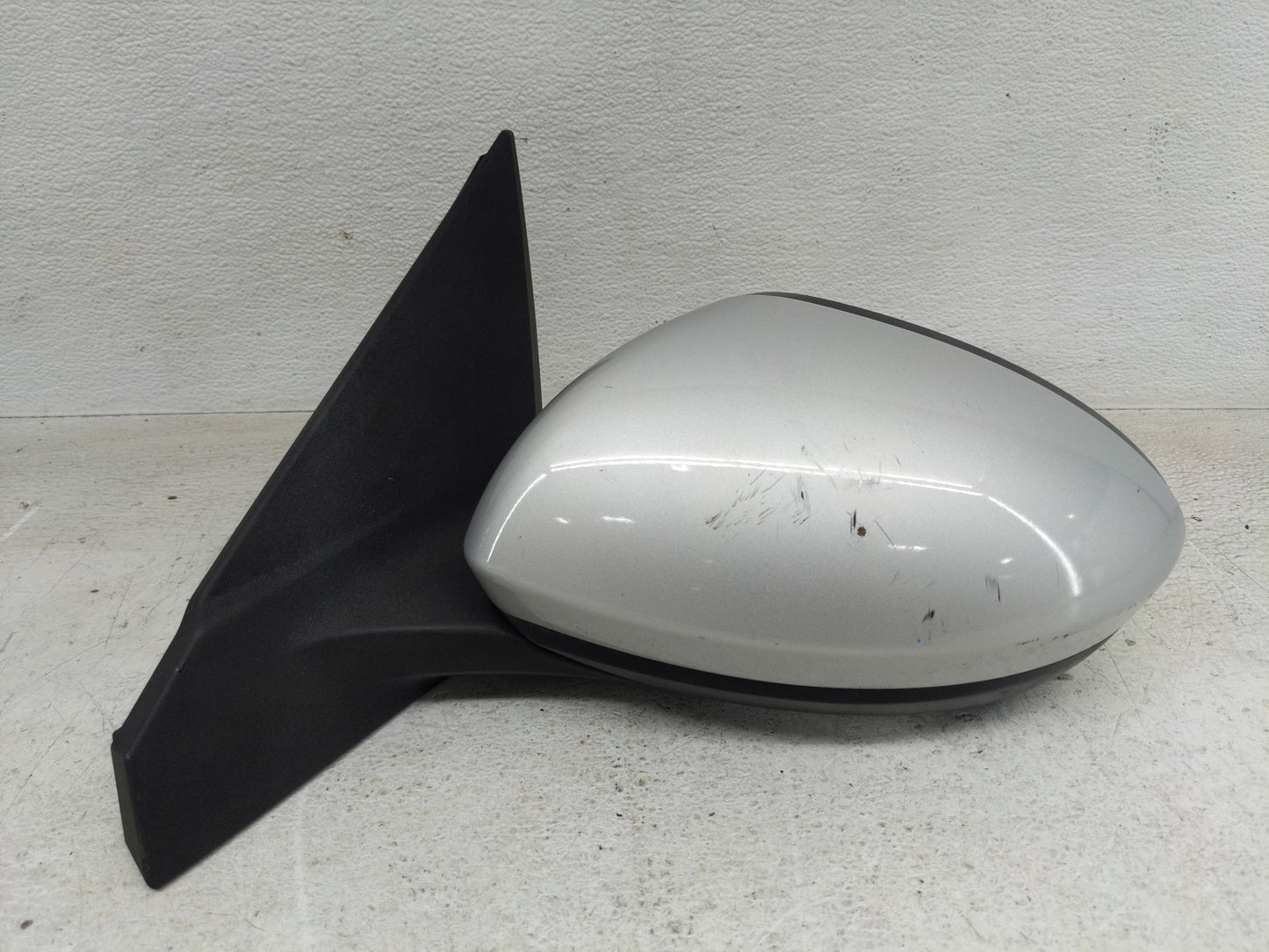 2020-2022 Nissan Sentra Driver Side View Mirror - Left Door Mirror OEM Used - Oemusedautoparts1.com