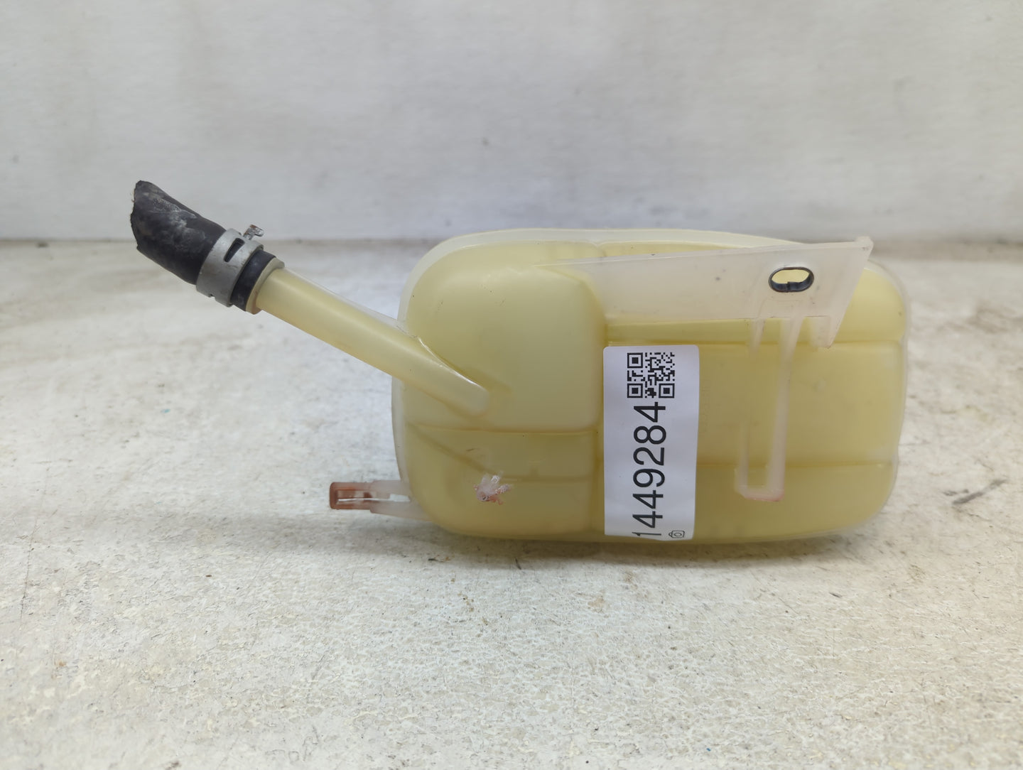2020-2022 Nissan Sentra Radiator Coolant Overflow Expansion Tank Bottle 1449284 - Oemusedautoparts1.com