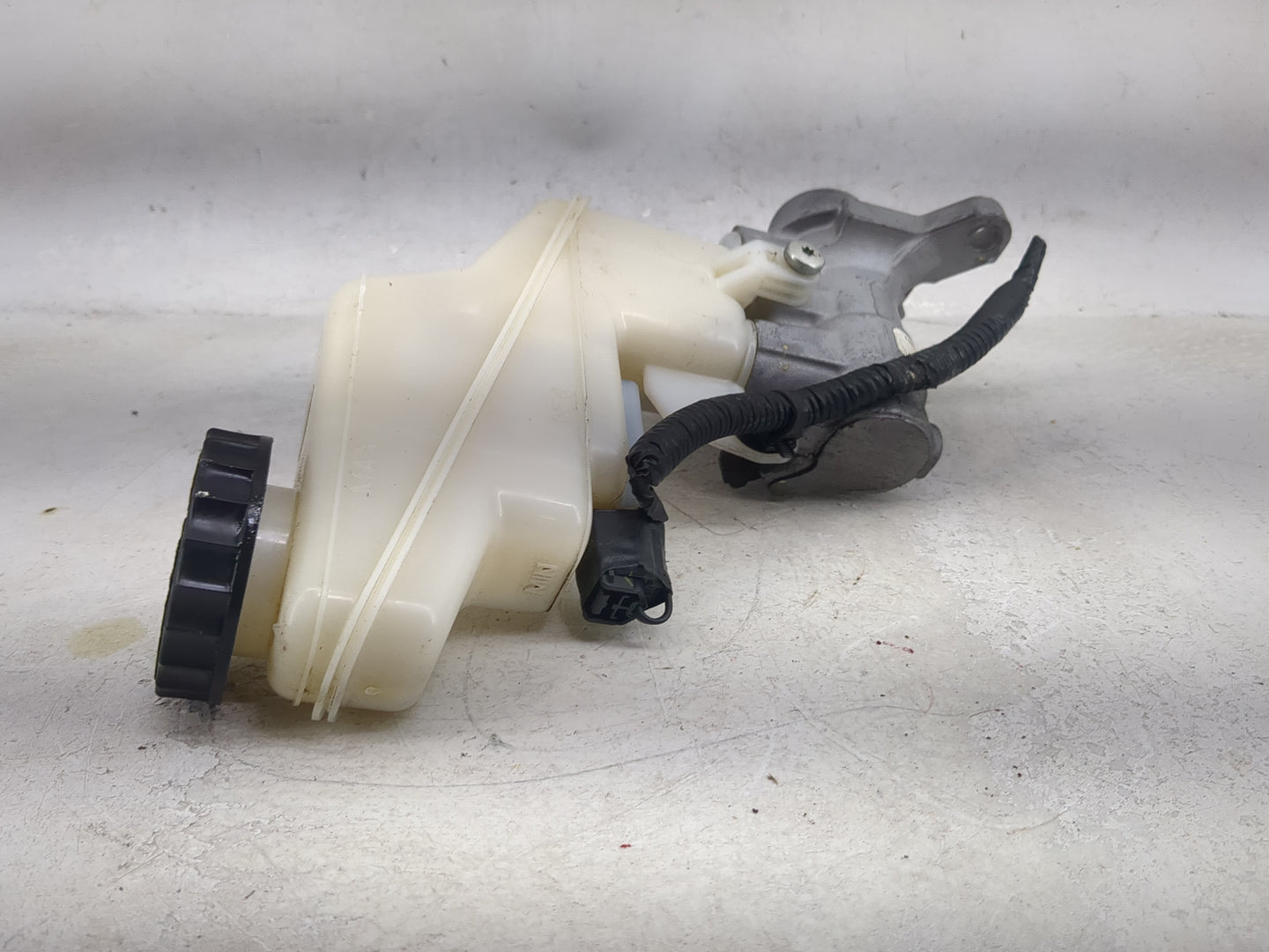 2020-2021 Nissan Sentra Brake Master Cylinder 1491081 - Oemusedautoparts1.com