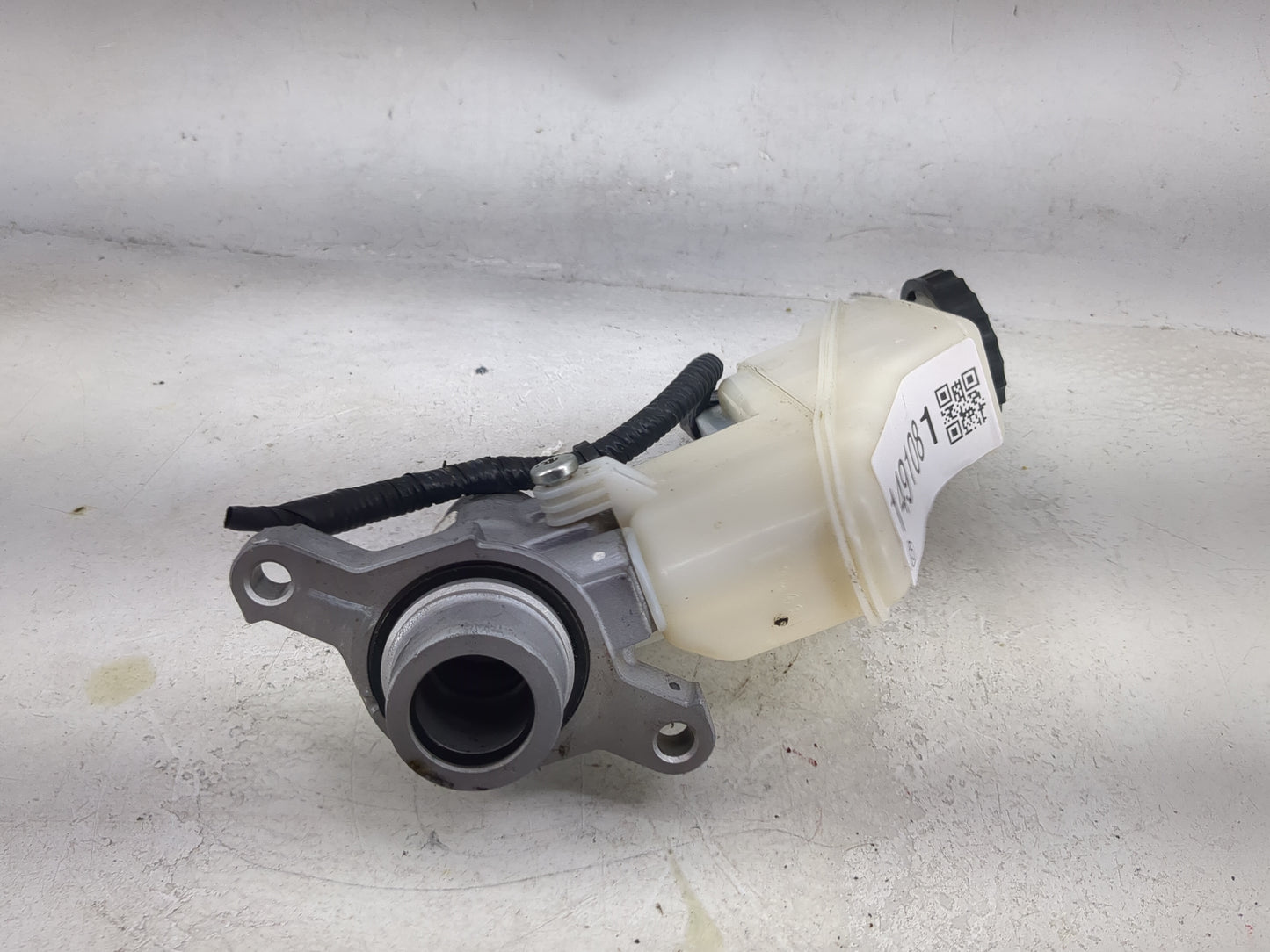 2020-2021 Nissan Sentra Brake Master Cylinder 1491081 - Oemusedautoparts1.com