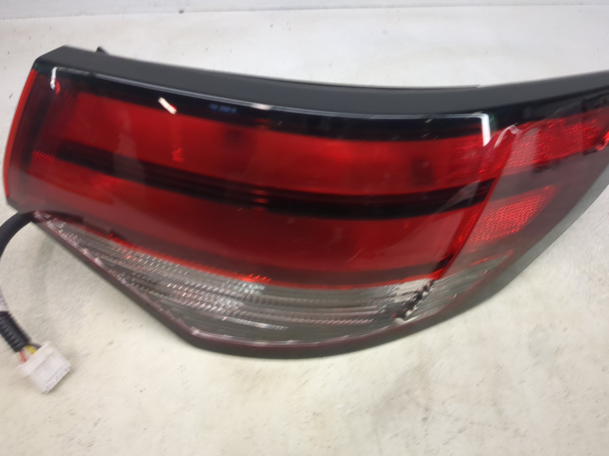 2020-2022 Nissan Sentra Tail Light Assembly Passenger Right OEM P/N:0138860200000548 013886020000054813 Fits Fits 2020 2021 