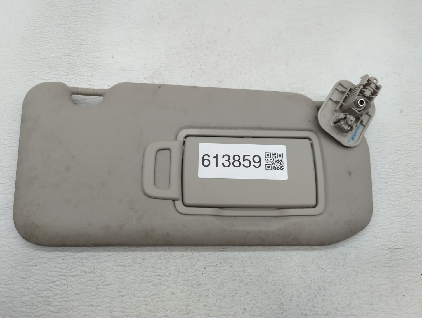 2020-2022 Nissan Sentra Sun Visor Shade Replacement Passenger Right Mirror Fits Fits 2020 2021 2022 OEM Used Auto Parts - Oe