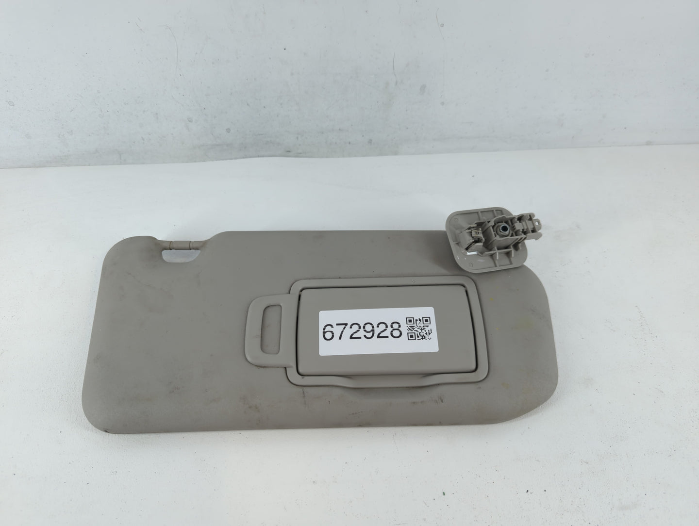 2020-2022 Nissan Sentra Sun Visor Shade Replacement Passenger Right Mirror Fits Fits 2020 2021 2022 OEM Used Auto Parts - Oe
