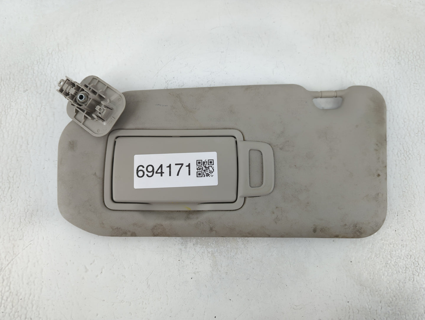 2020-2022 Nissan Sentra Sun Visor Shade Replacement Passenger Right Mirror Fits Fits 2020 2021 2022 OEM Used Auto Parts - Oe