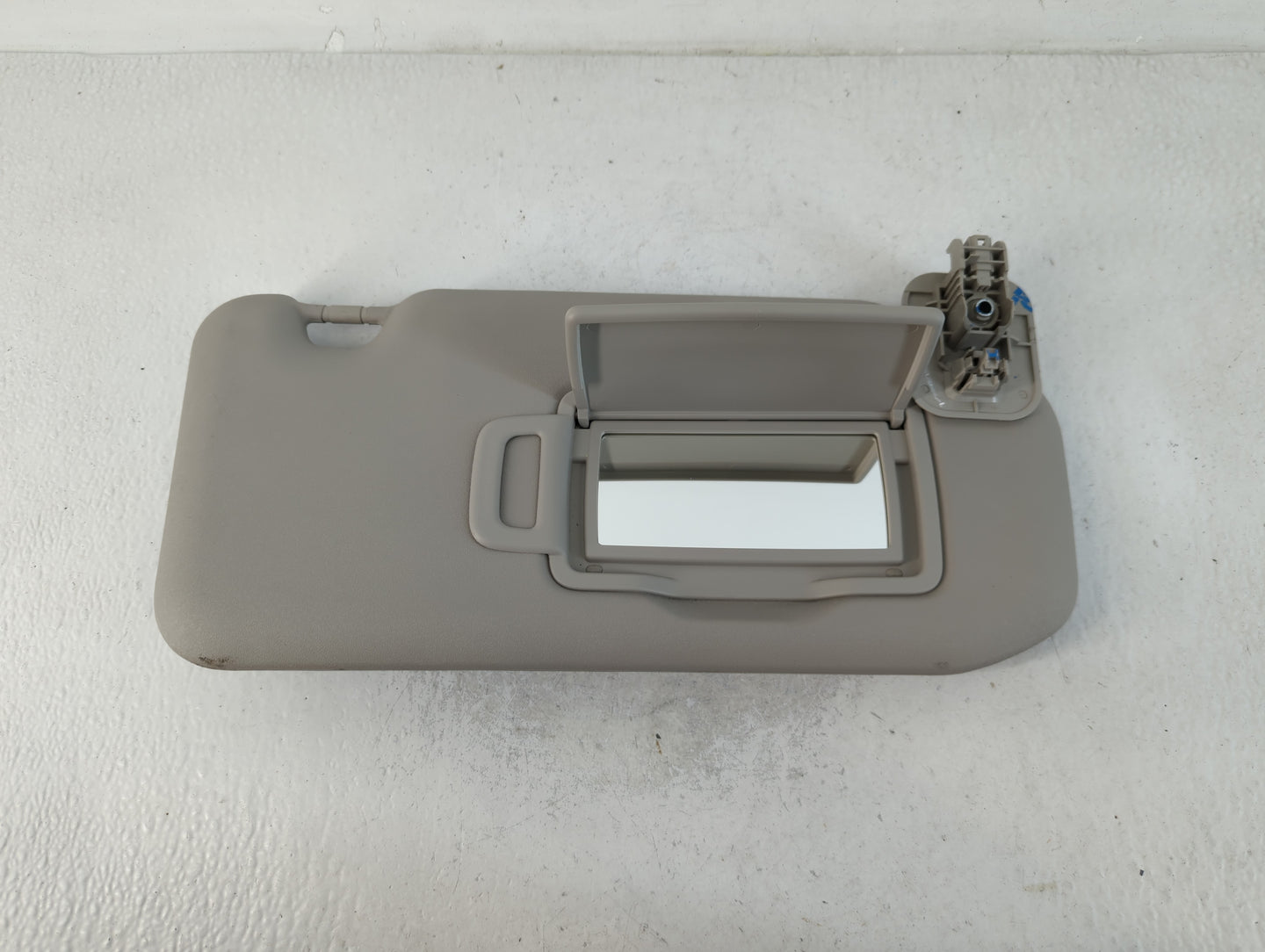 2020-2022 Nissan Sentra Sun Visor Shade Replacement Passenger Right Mirror Fits Fits 2020 2021 2022 OEM Used Auto Parts - Oe
