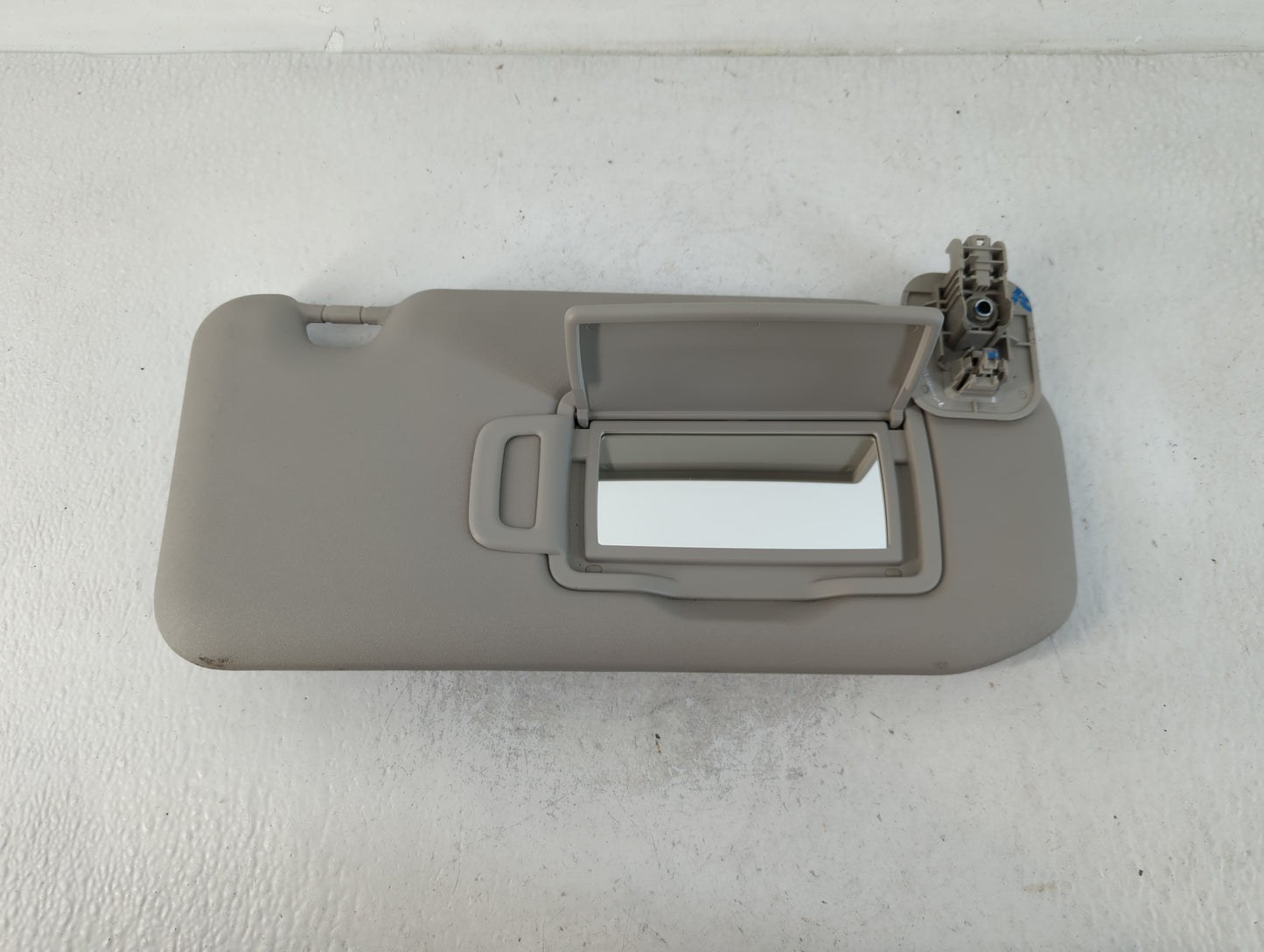 2020-2022 Nissan Sentra Sun Visor Shade Replacement Passenger Right Mirror Fits Fits 2020 2021 2022 OEM Used Auto Parts - Oe