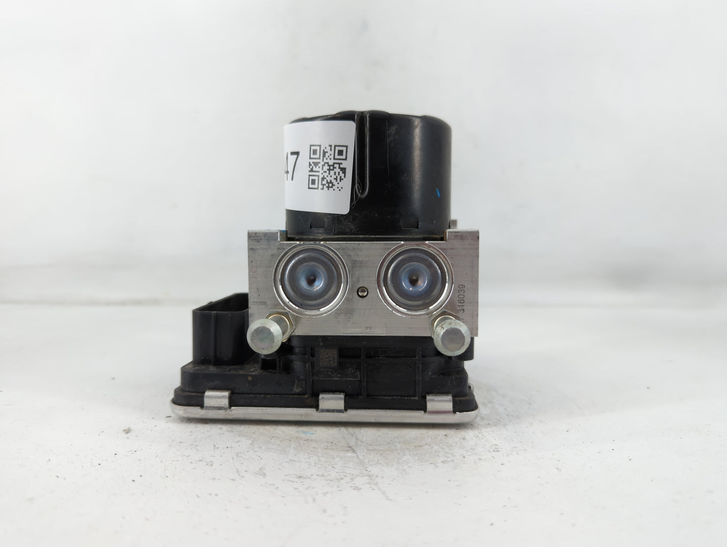 2020 Nissan Sentra ABS Pump Control Module Replacement P/N:47660 6LE0A Fits OEM Used Auto Parts - Oemusedautoparts1.com