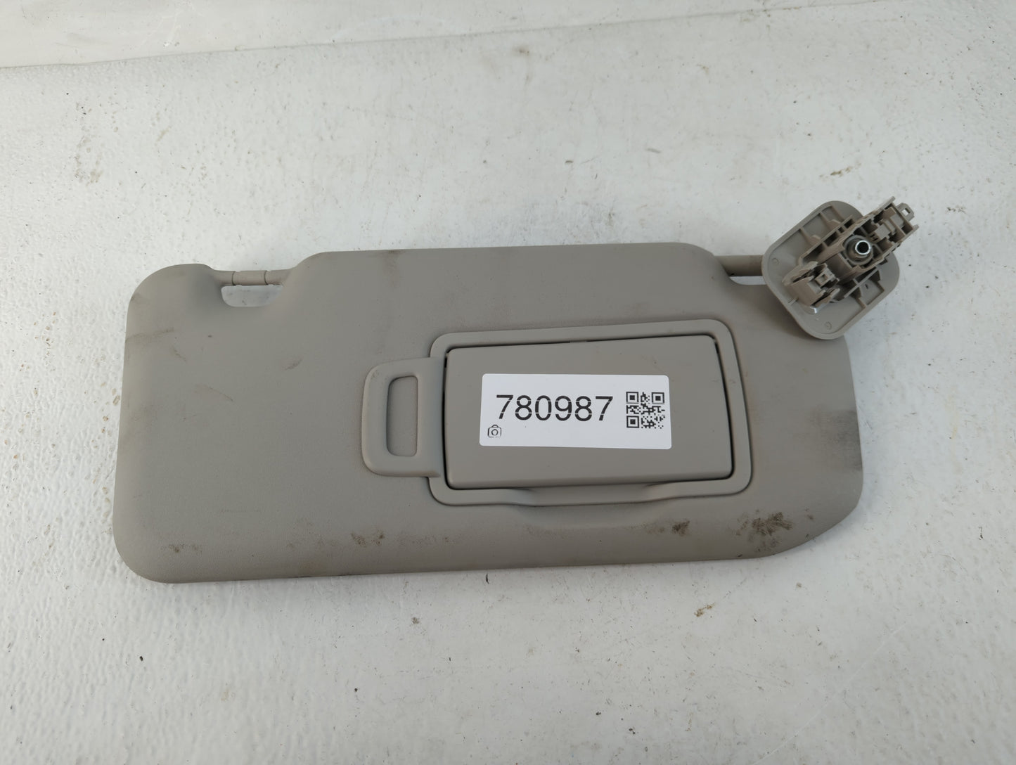2020-2022 Nissan Sentra Sun Visor Shade Replacement Passenger Right Mirror Fits Fits 2020 2021 2022 OEM Used Auto Parts - Oe