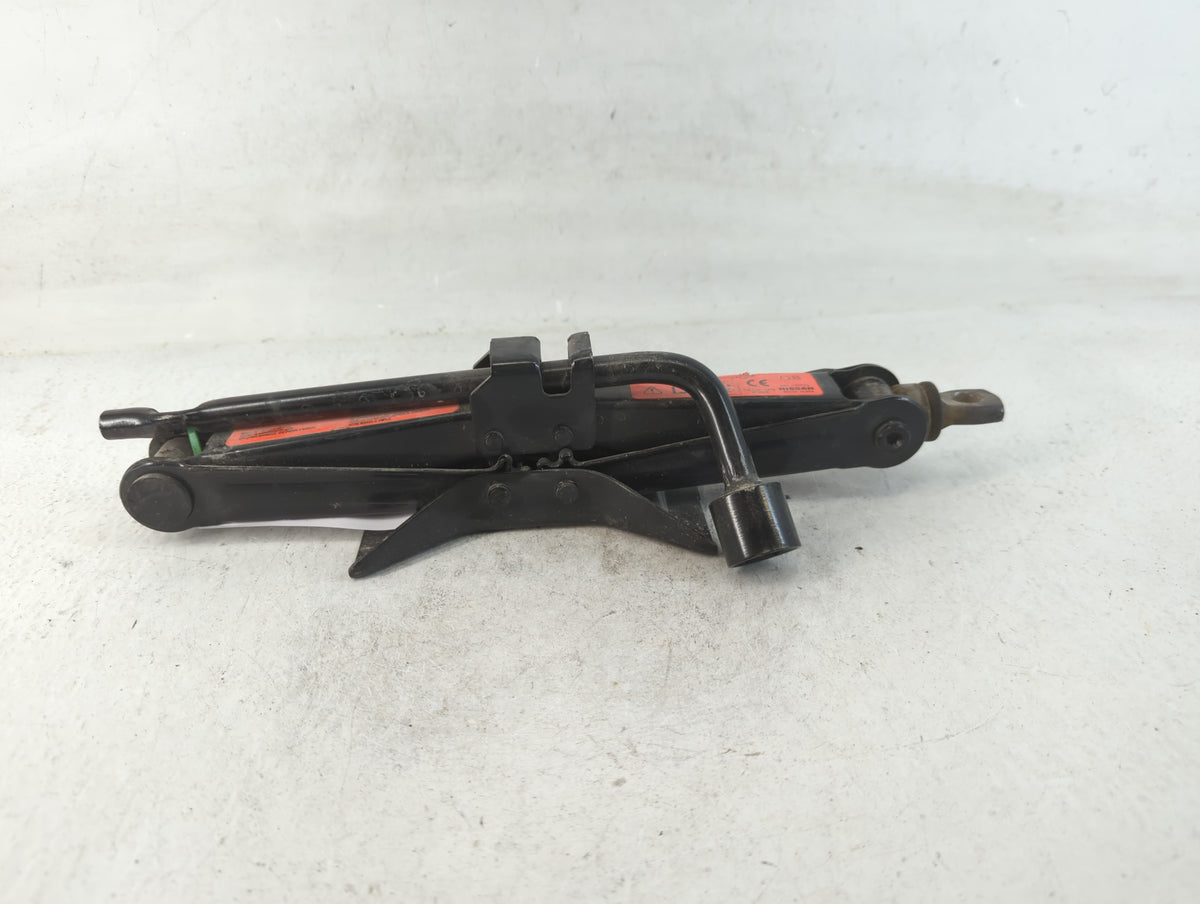 2020 Nissan Sentra Spare Scissor Car Jack - Oemusedautoparts1.com