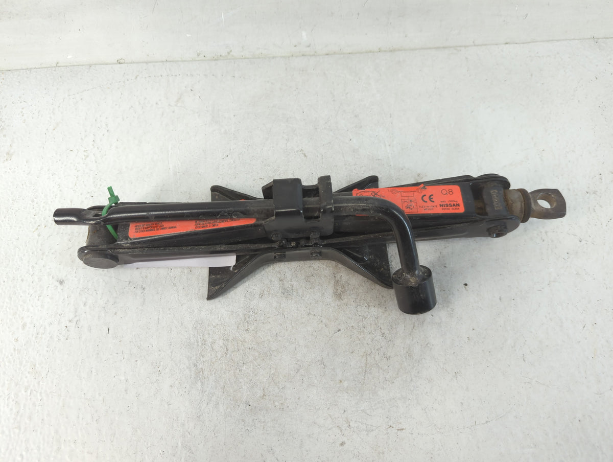 2020 Nissan Sentra Spare Scissor Car Jack - Oemusedautoparts1.com