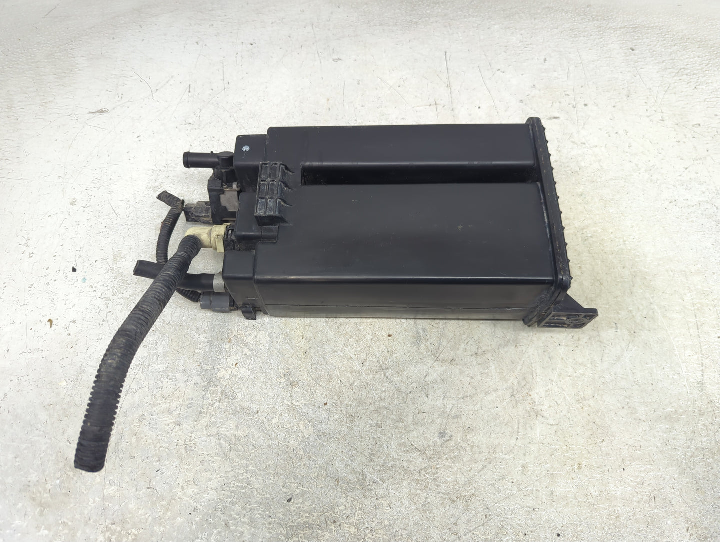 2020 Nissan Titan Fuel Vapor Charcoal Canister - Oemusedautoparts1.com