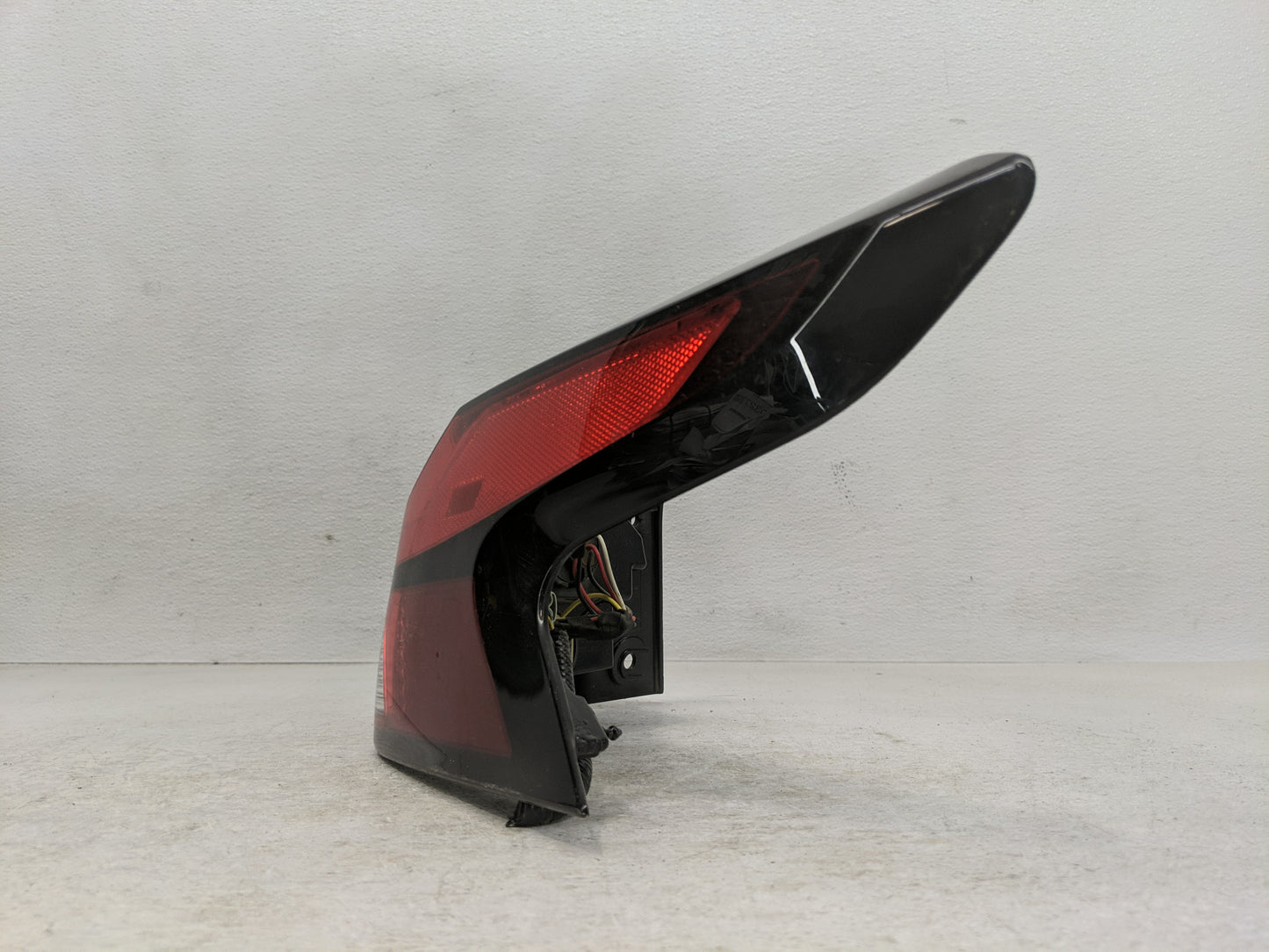 2020-2022 Nissan Versa Tail Light Assembly Passenger Right OEM Fits Fits 2020 2021 2022 OEM Used Auto Parts - Oemusedautopar