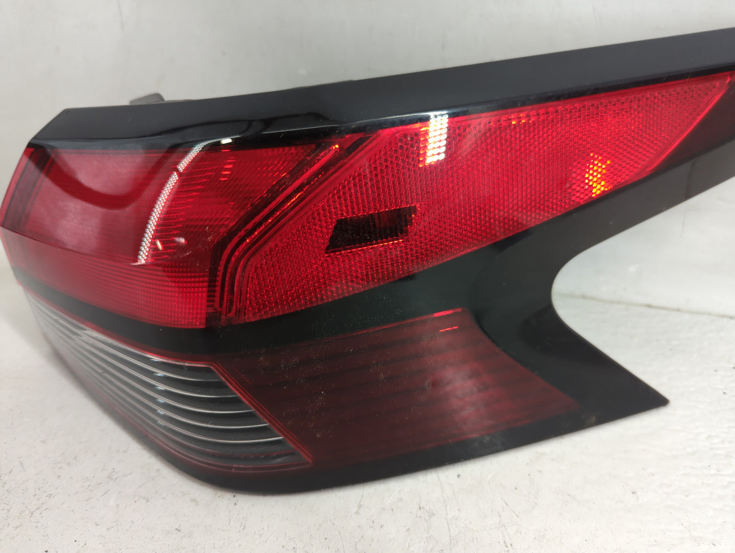 2020-2022 Nissan Versa Tail Light Assembly Passenger Right OEM Fits Fits 2020 2021 2022 OEM Used Auto Parts - Oemusedautopar