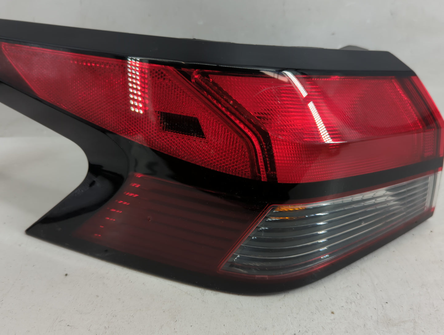 2020-2022 Nissan Versa Tail Light Assembly Driver Left OEM P/N:26555 5EE0A Fits Fits 2020 2021 2022 OEM Used Auto Parts - Oe